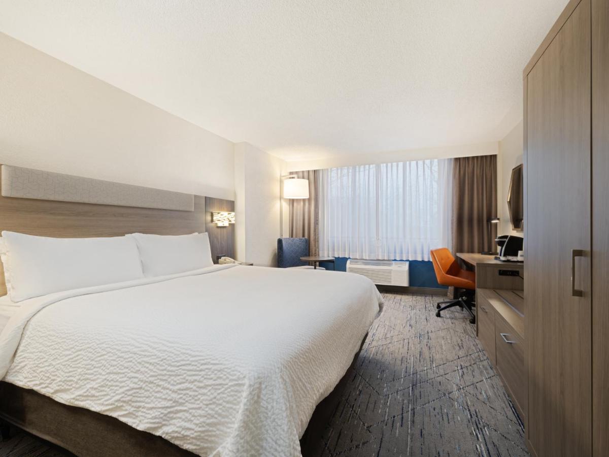 Standard King Room