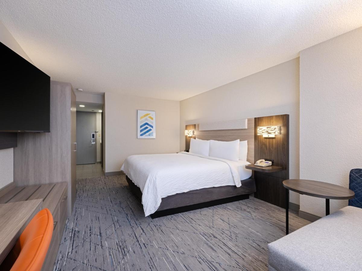 Standard King Room
