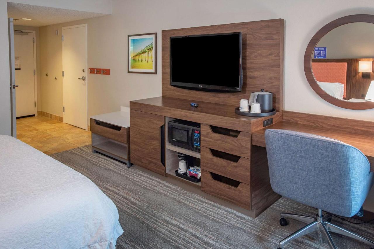 King Room with Accessible Tub - Mobility and Hearing Access/Non-Smoking