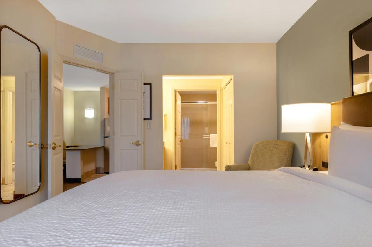 One-Bedroom King Suite,1498792591:JPEG