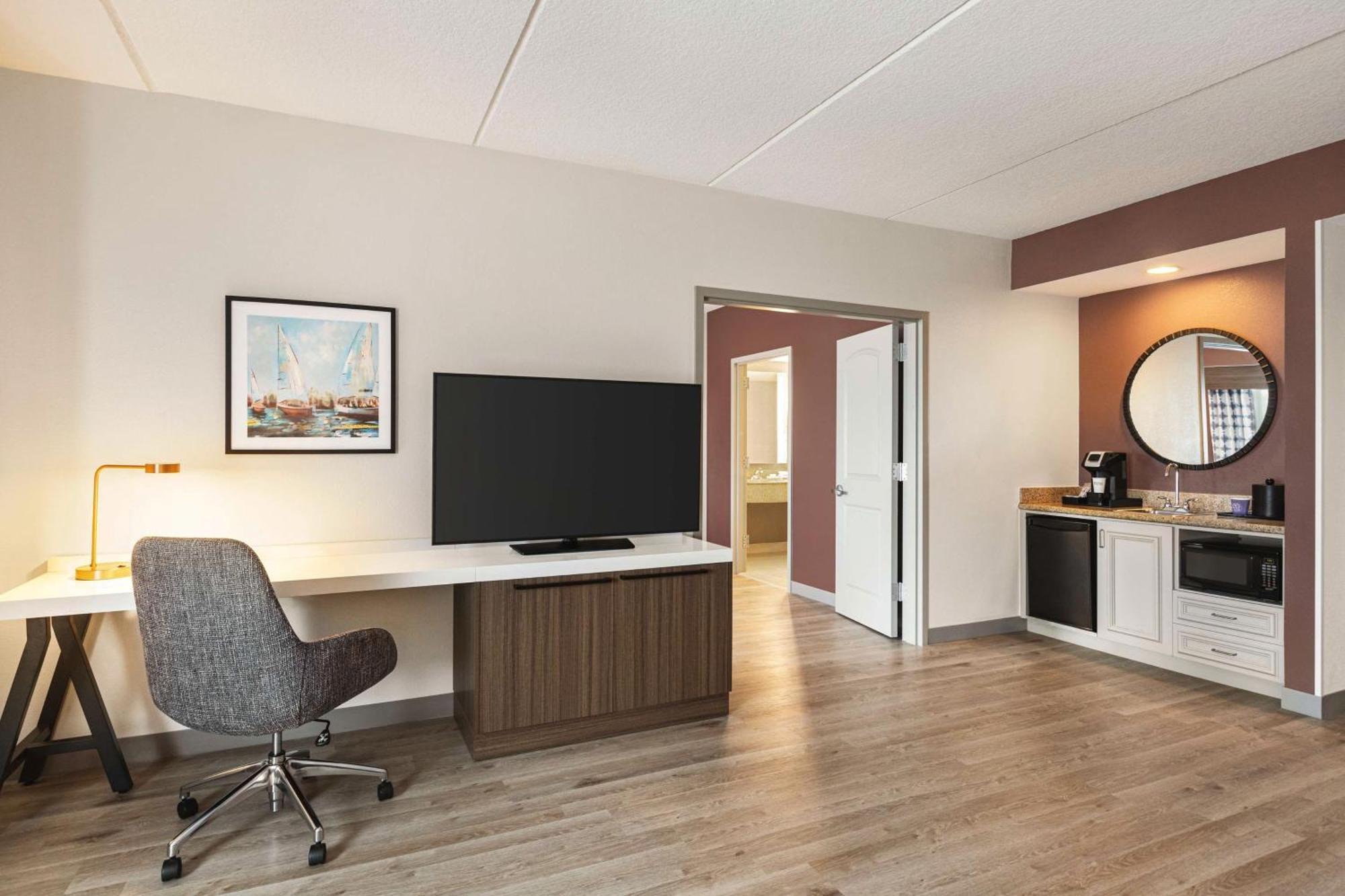 One-Bedroom King Suite