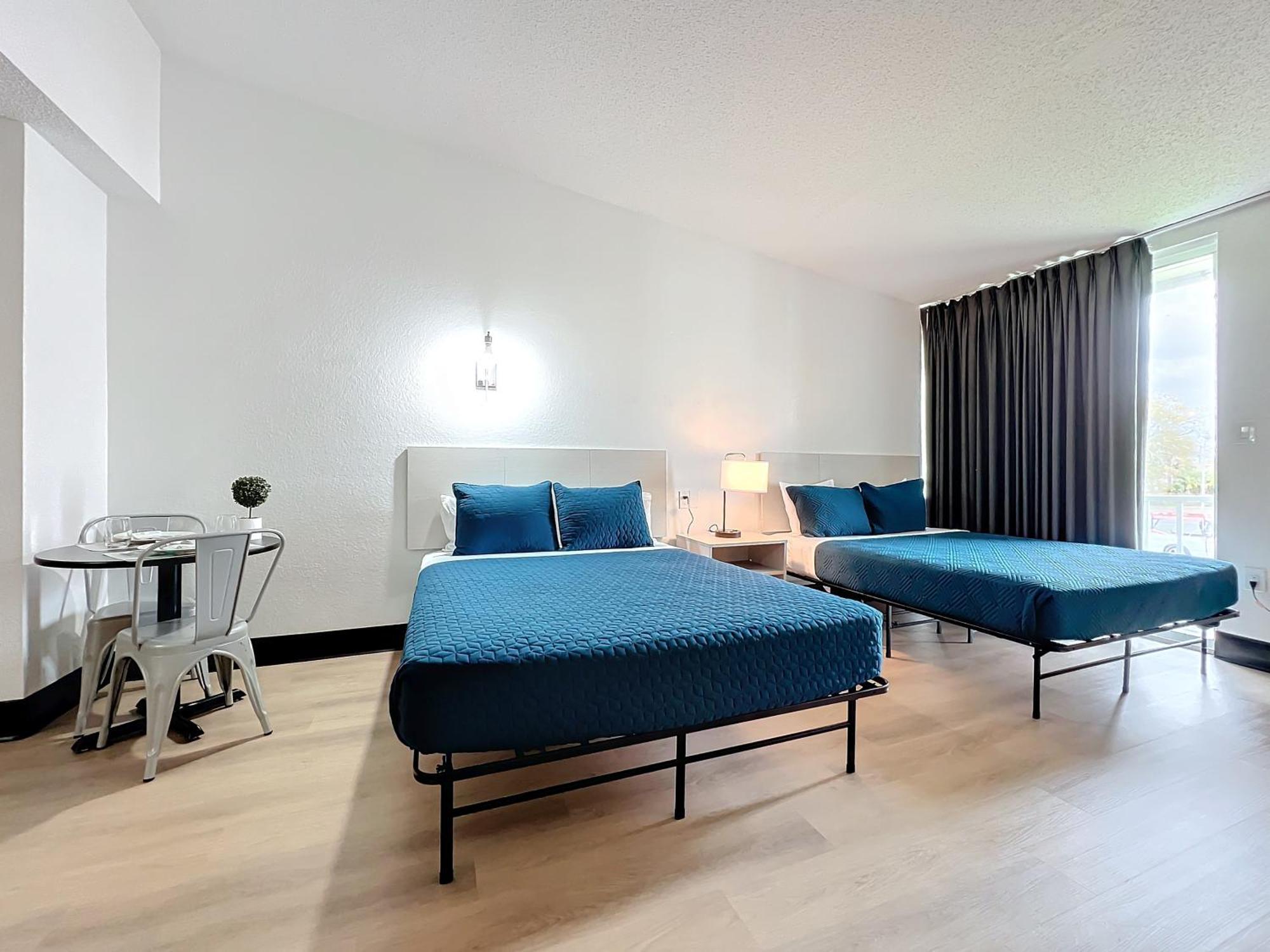 Double Room Two Double Beds Non-Smoking