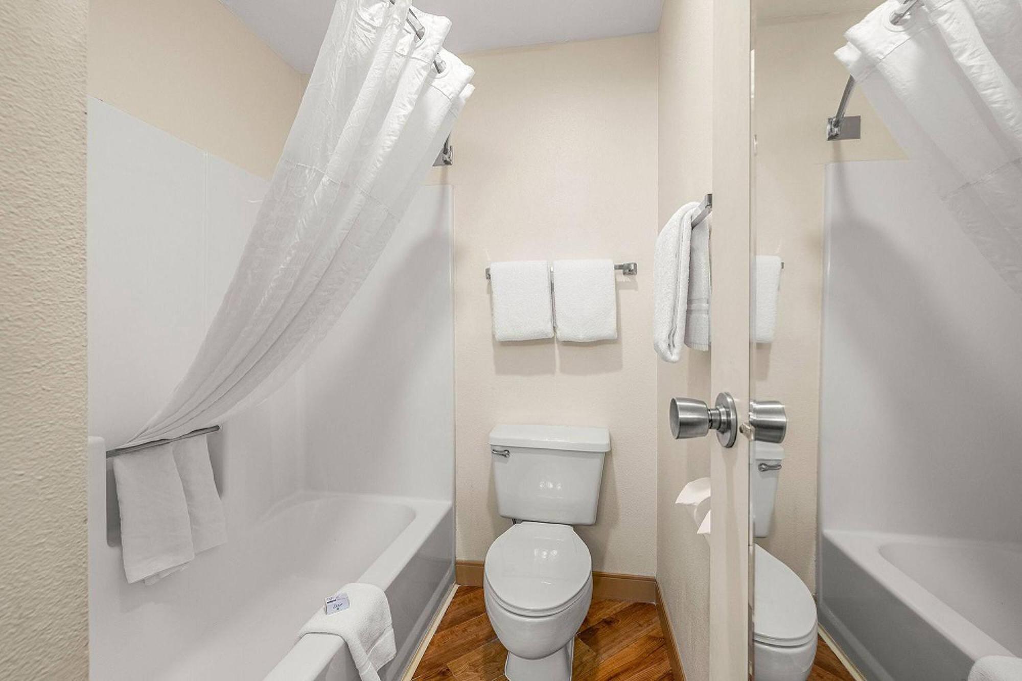 Double Room with Two Double Beds - Non-Smoking