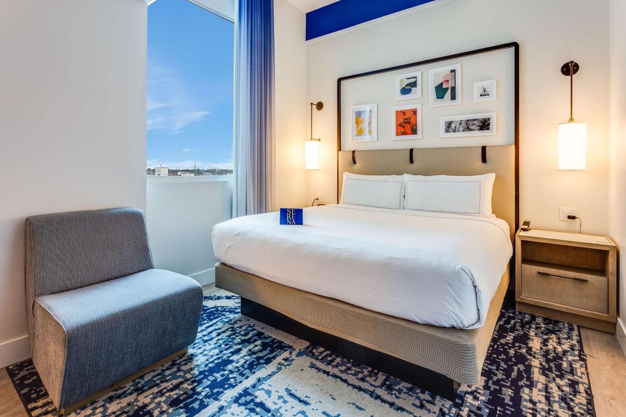 Compact King Room