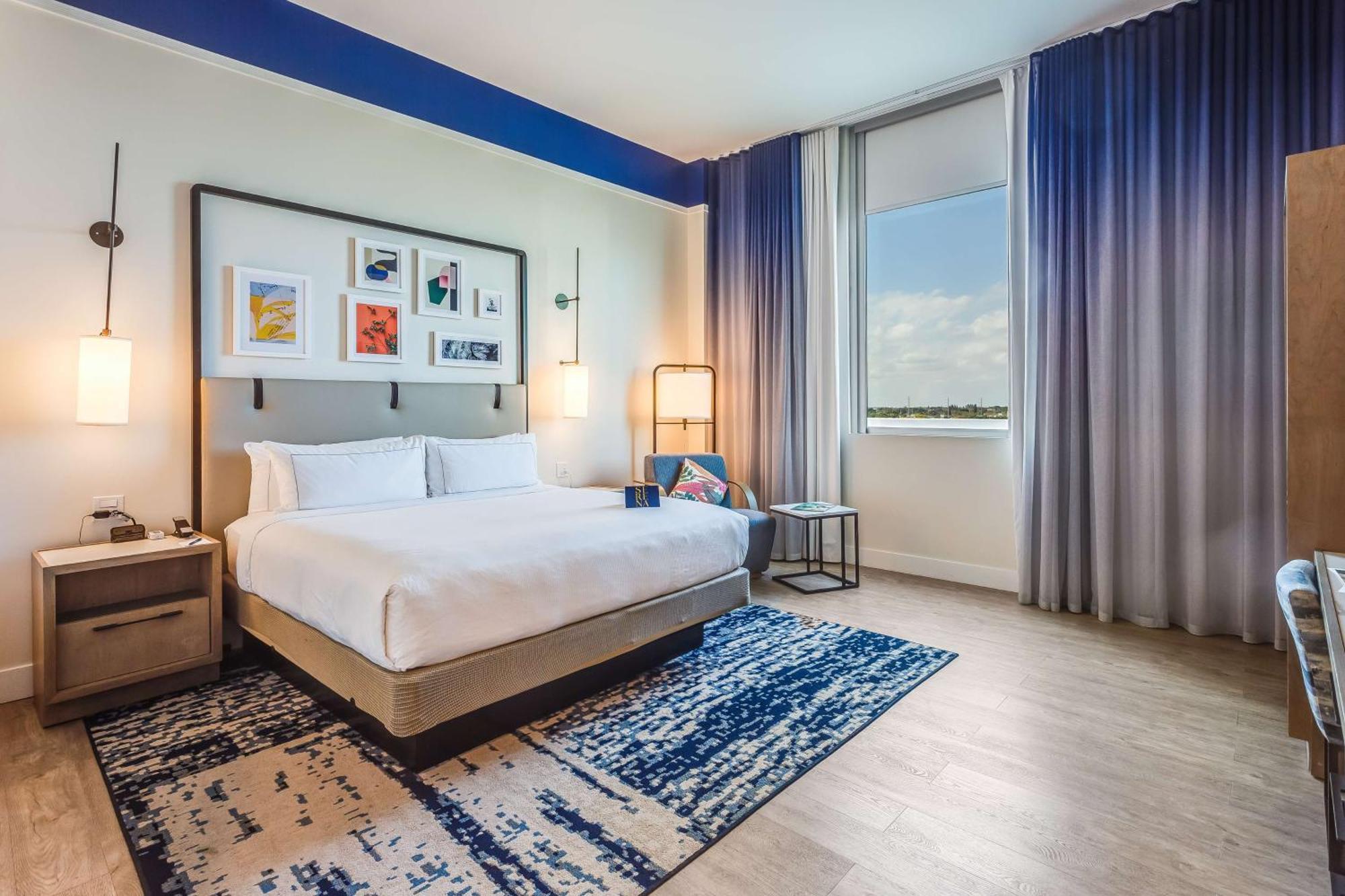 Deluxe King Room