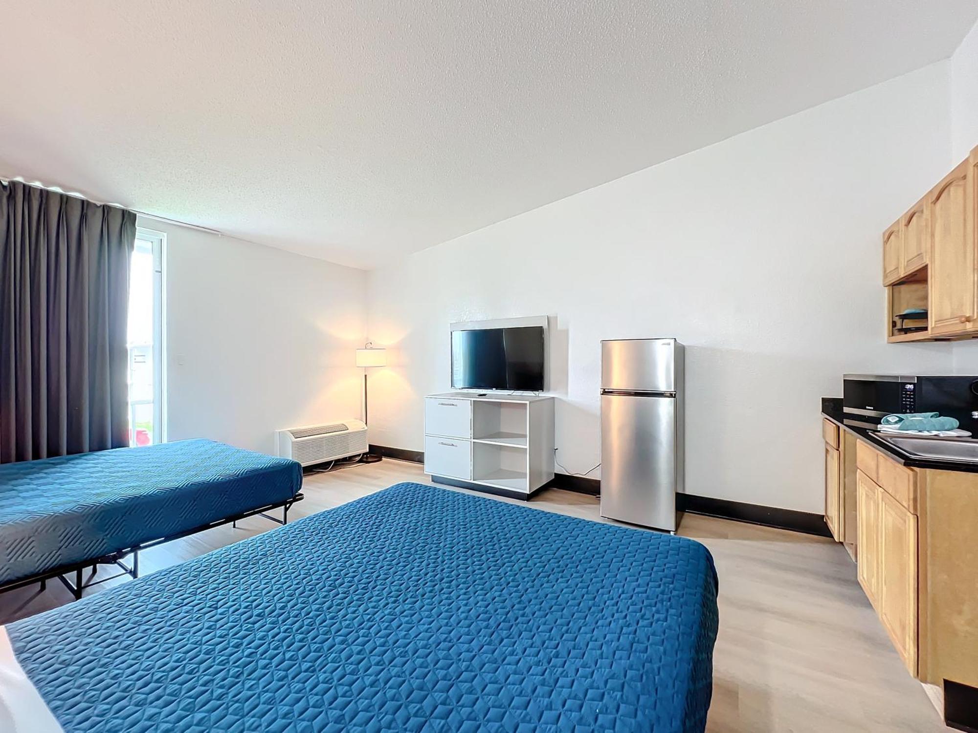 Double Room Two Double Beds Non-Smoking
