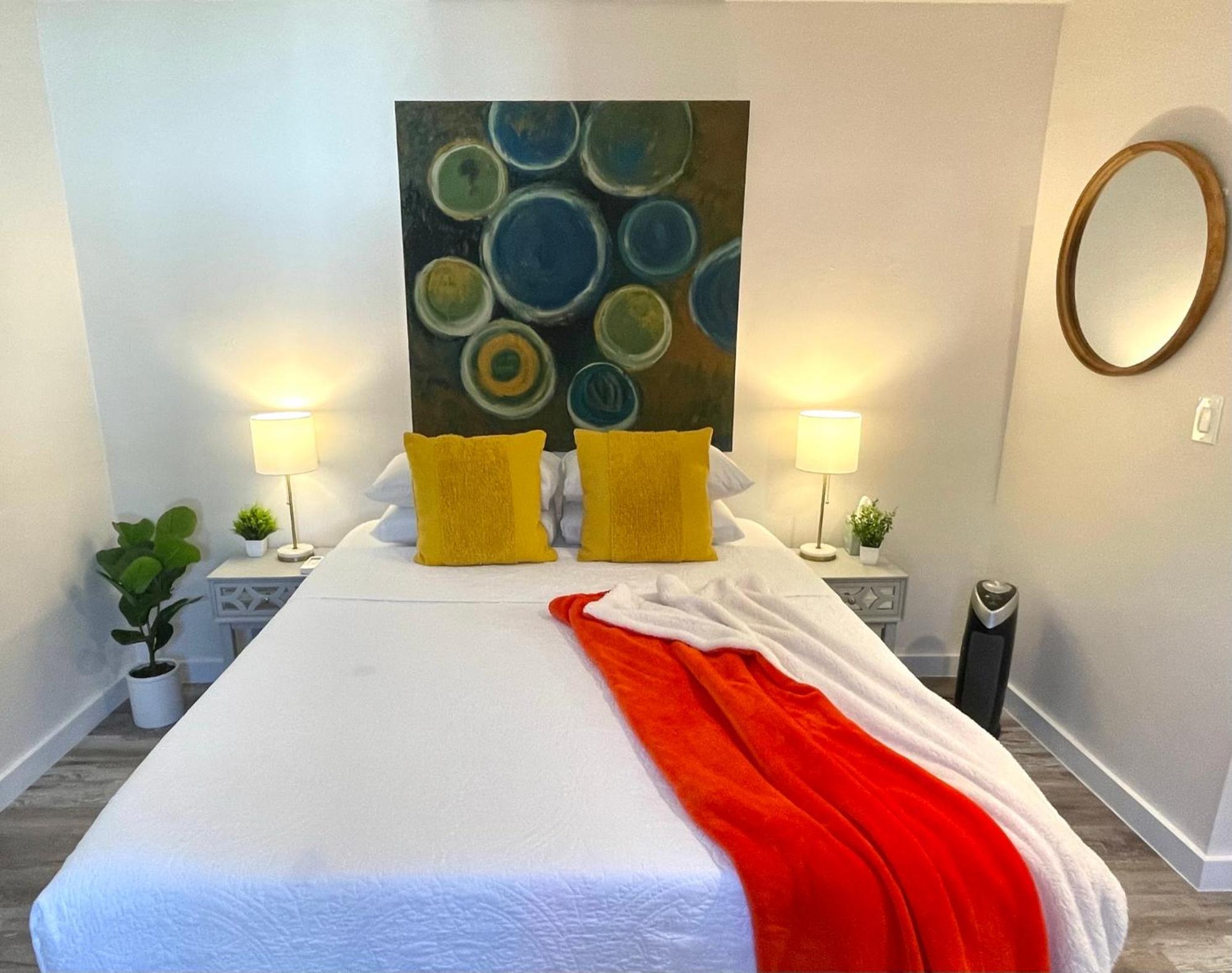 Deluxe Queen Room