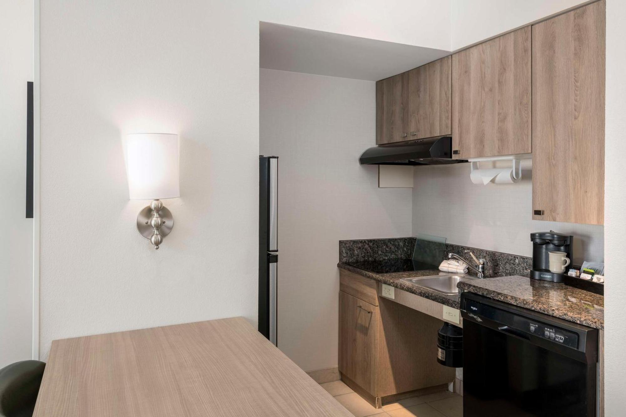 King Suite Mobility Access or Non-Smoking