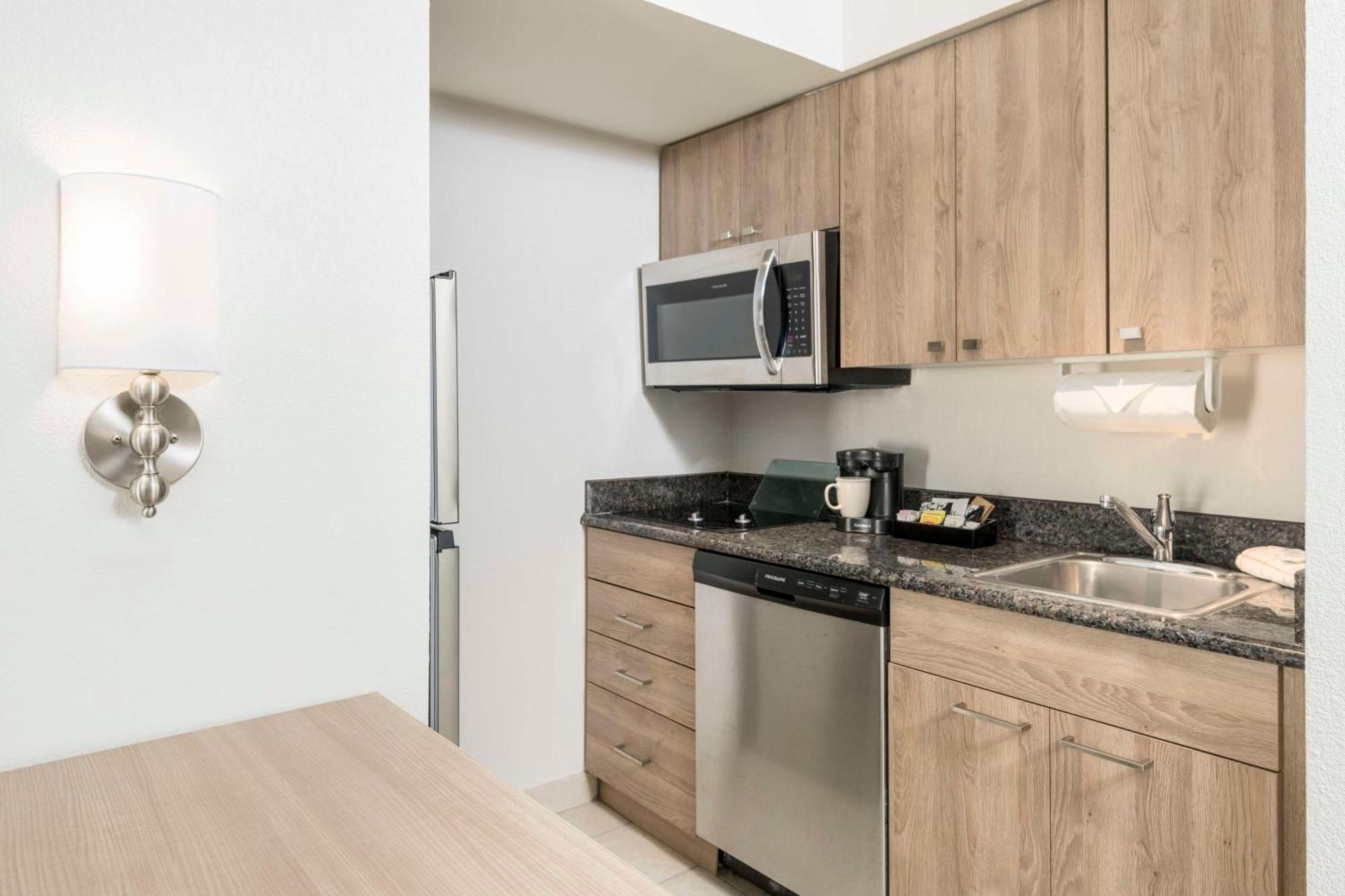 One-Bedroom King Suite Non-Smoking