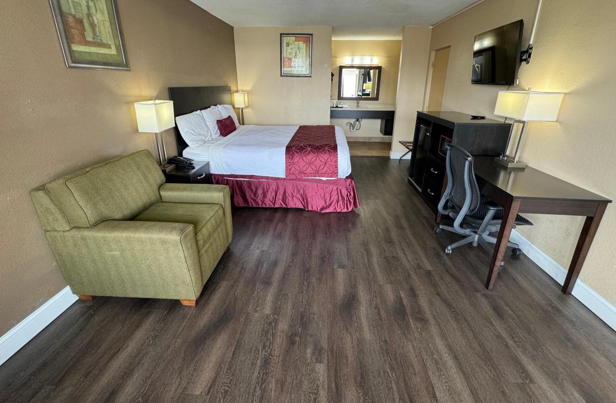 King Room - Non-Smoking