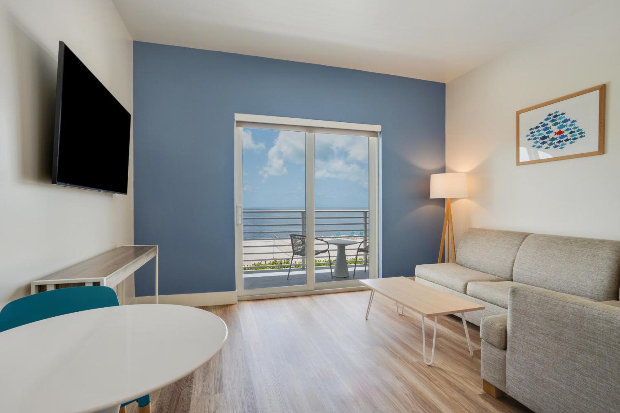 Oceanfront King Suite