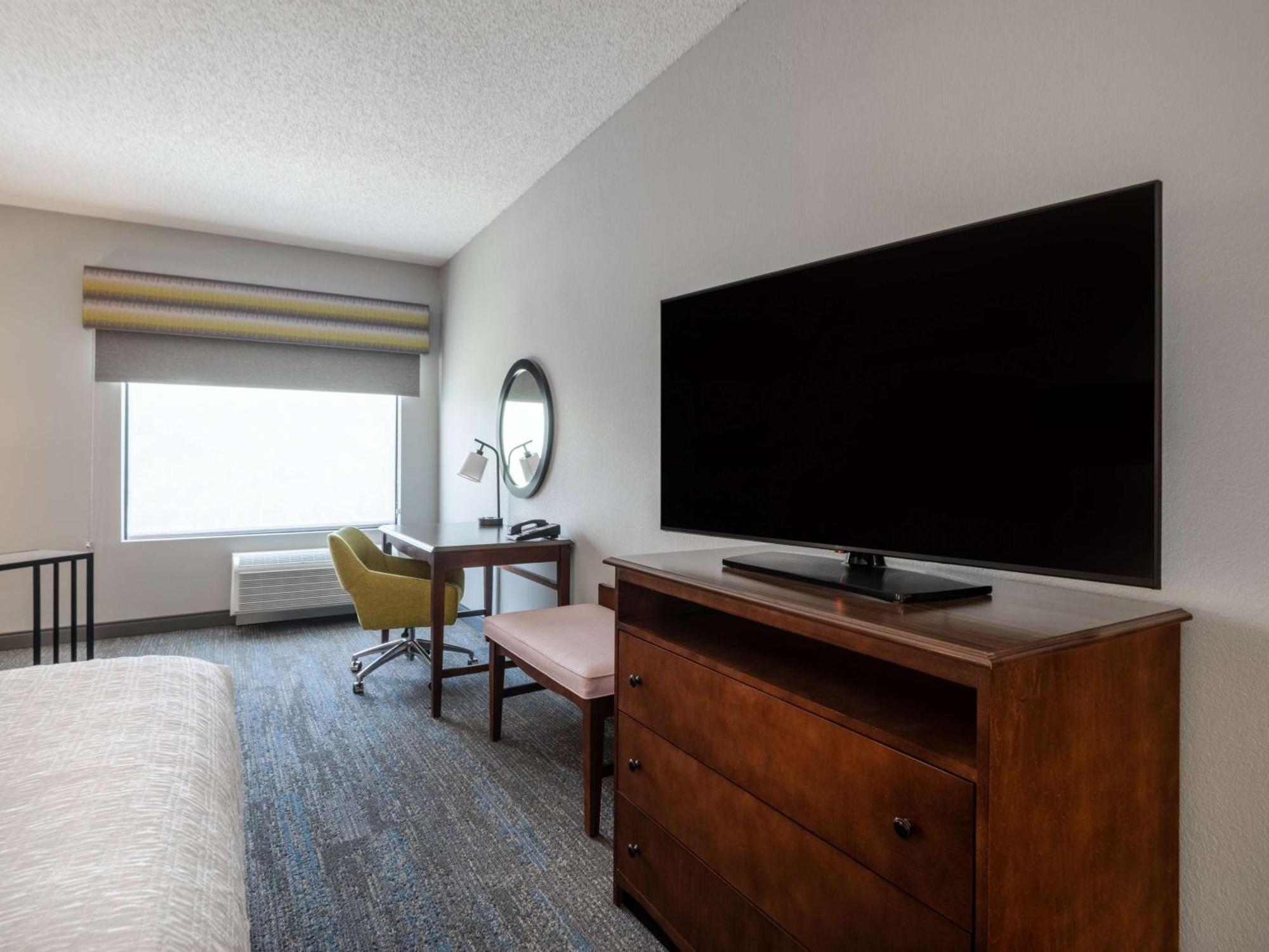 Queen Room with Two Queen Beds - Non-Smoking,1536745609:JPEG