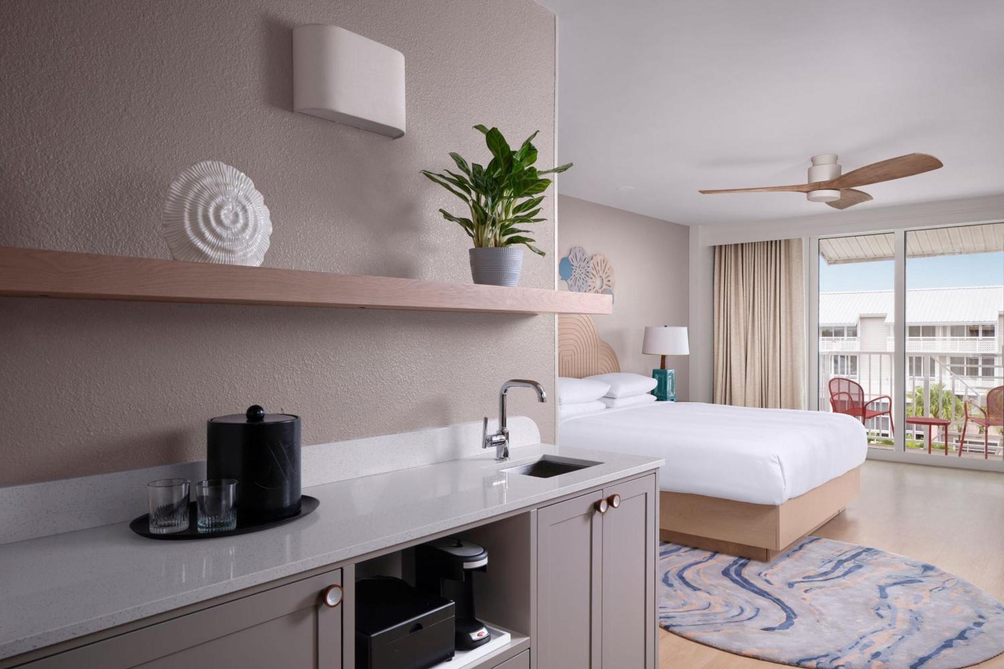King Guestroom Pool View Balcony Main Resort 