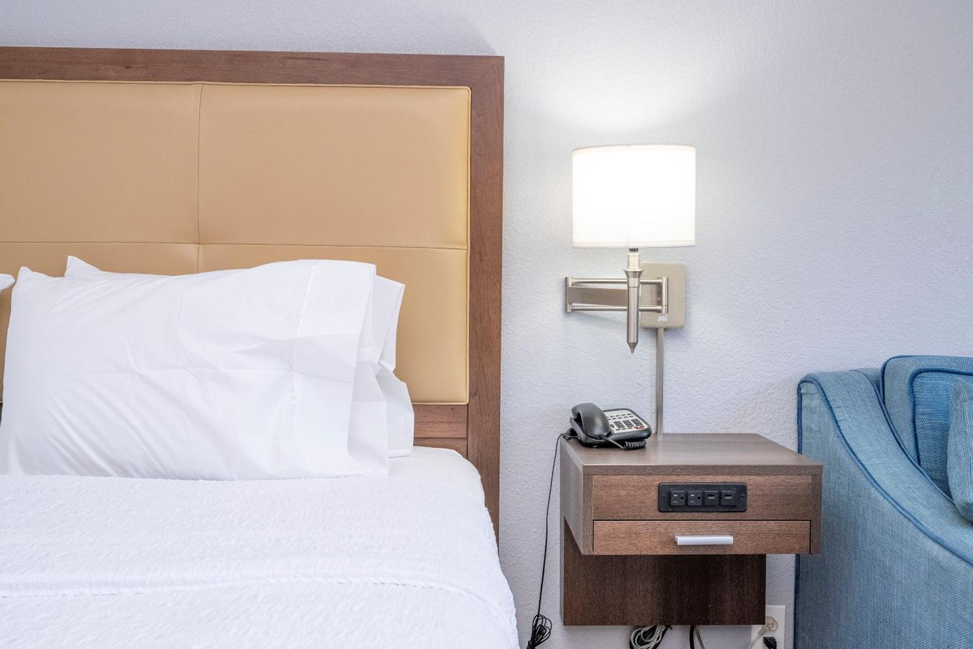 King Room with Accessible Tub - Mobility and Hearing Access/Non-Smoking,1538598322:JPEG