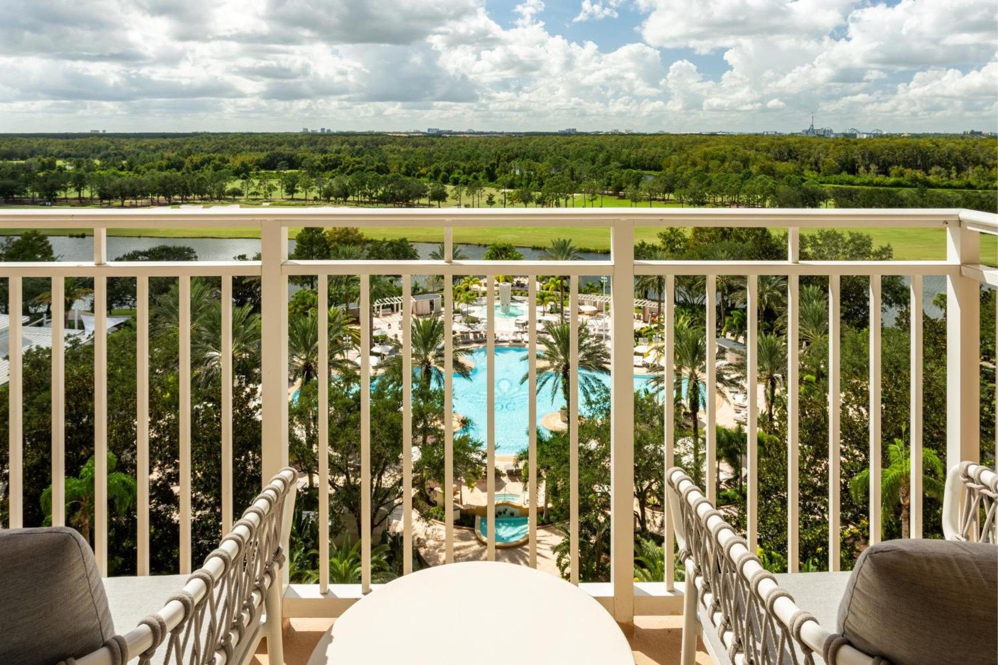 2 Queen Beds Lakefront View Pool View Guest Room