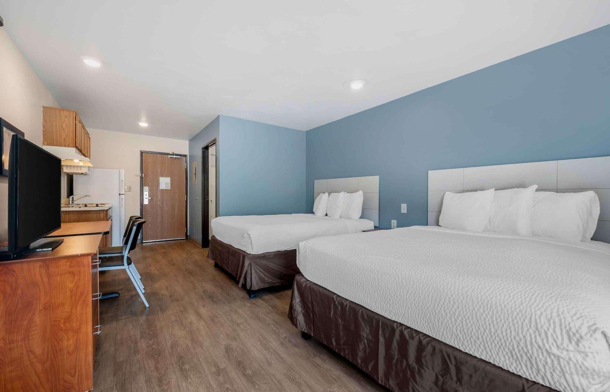 Standard Queen Room