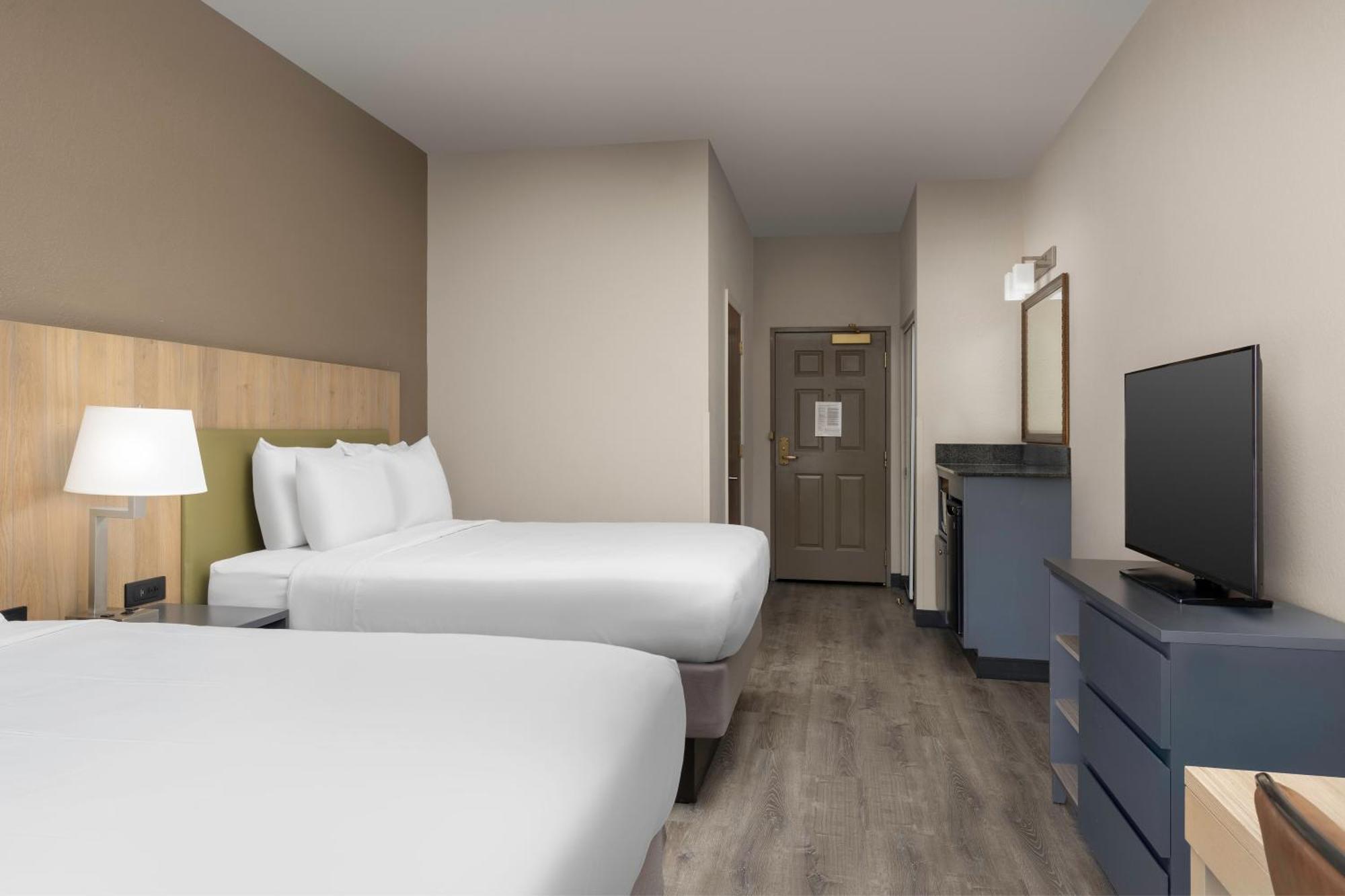 Queen Room Two Queen Beds Non-Smoking