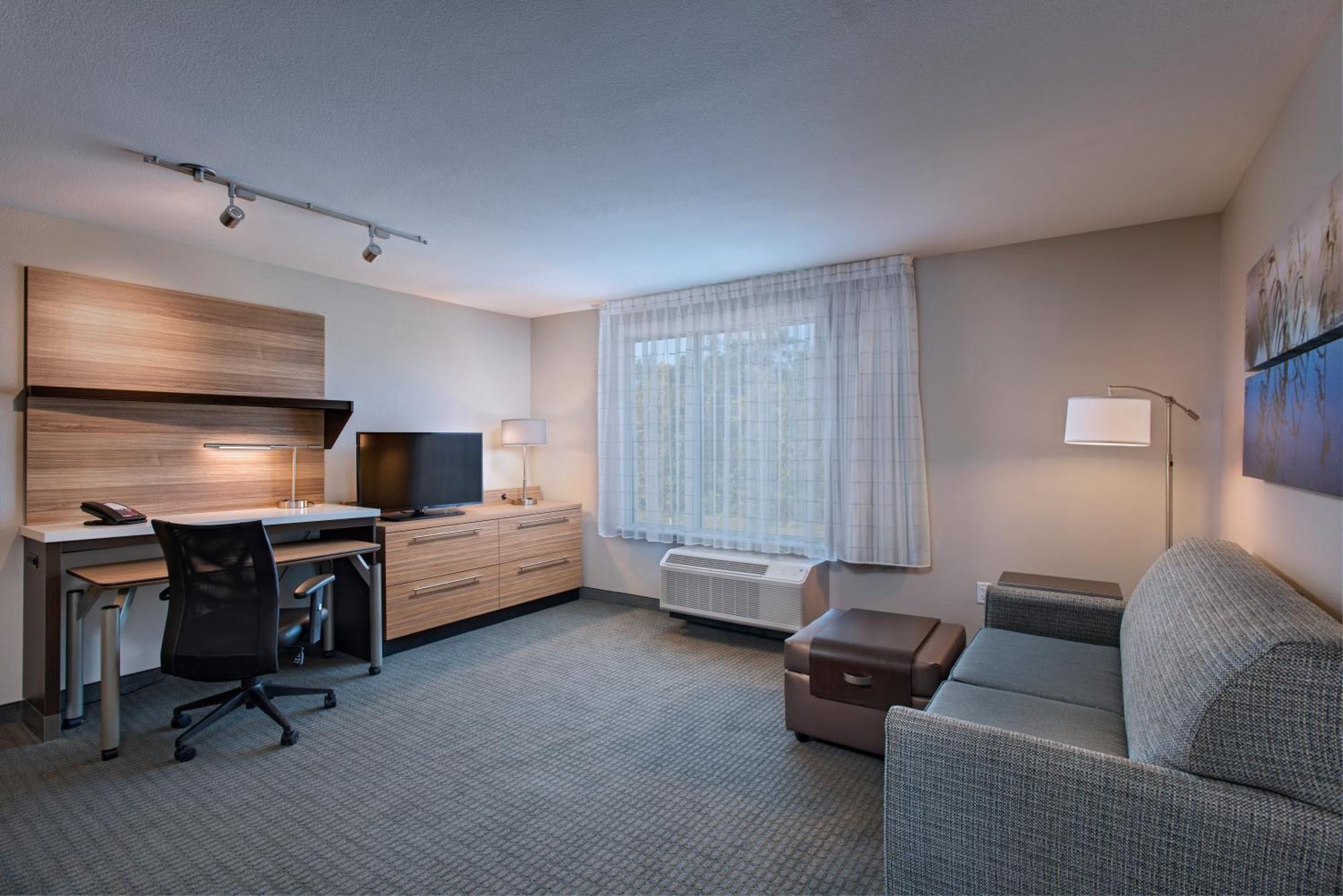 One-Bedroom King Suite