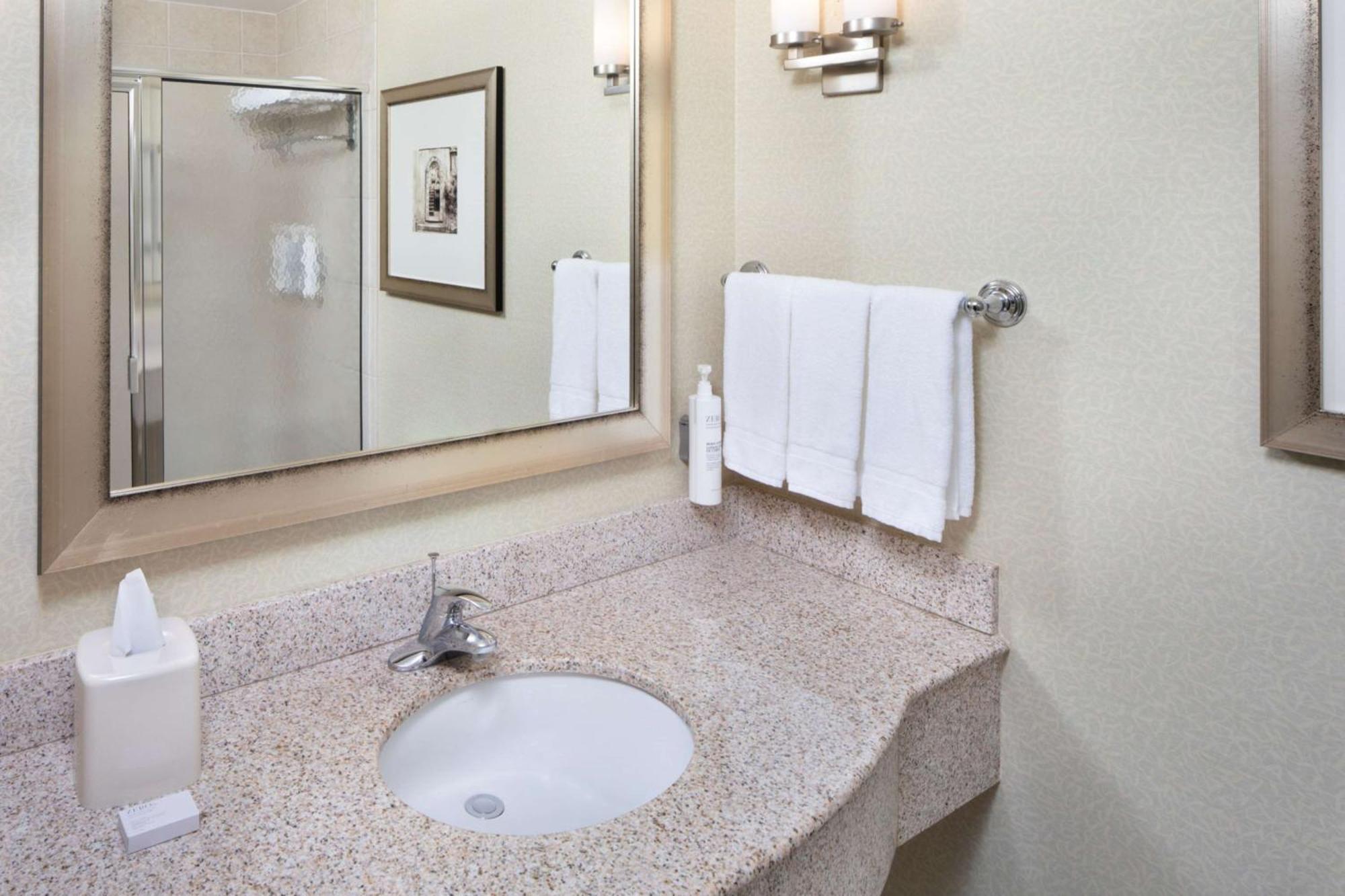 Queen Room with Two Queen Beds and Roll in Shower - Mobility Accessible,1543575220:JPEG