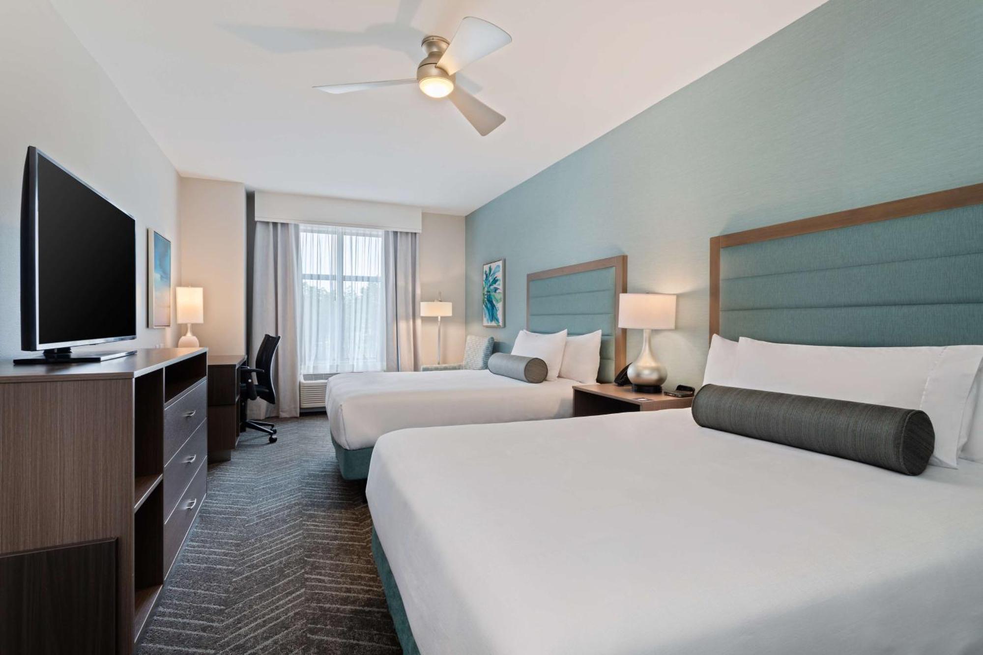 One-Bedroom Queen Suite with Two Queen Beds