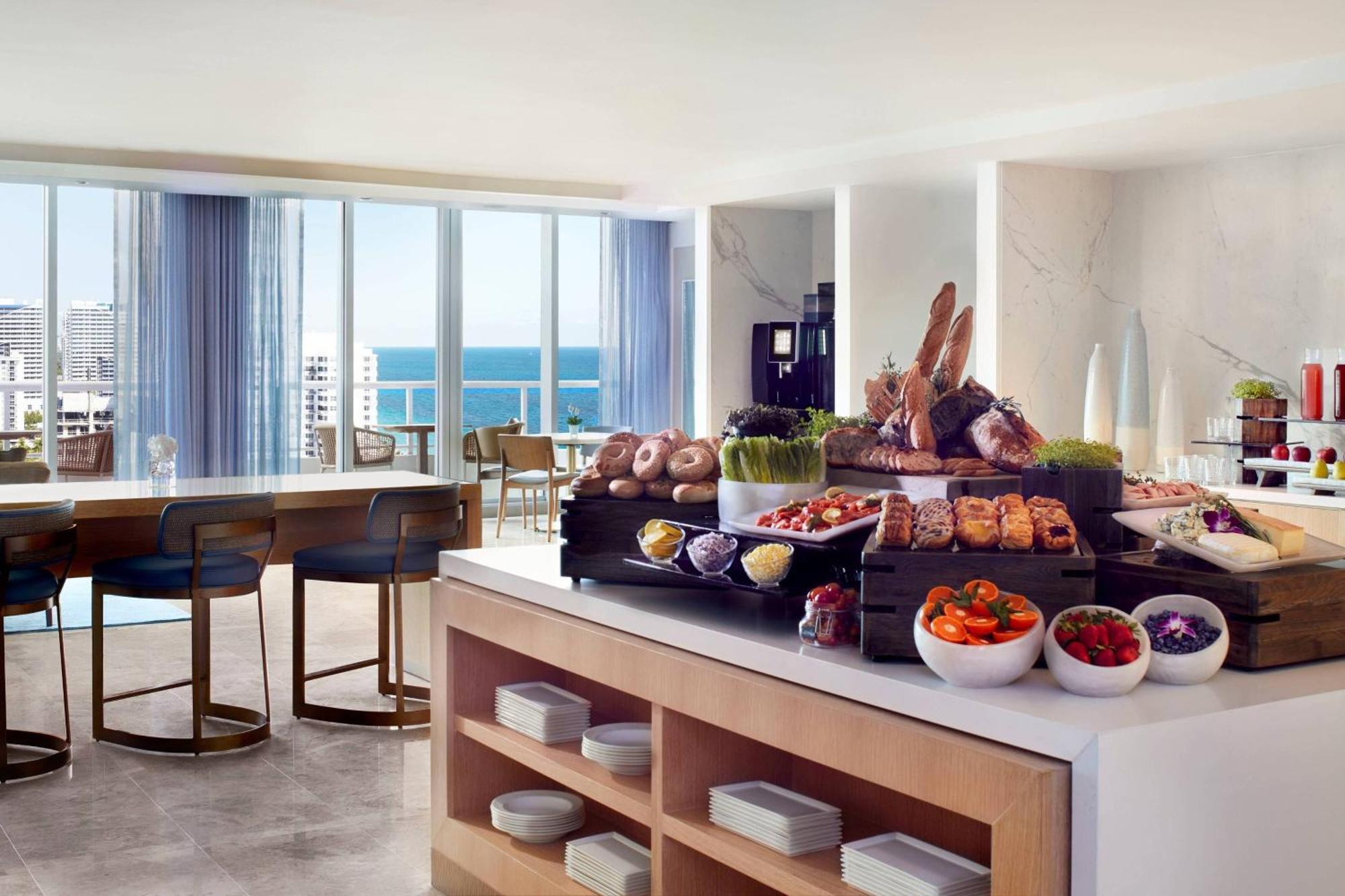 Guest Room Partial Ocean View Club Lounge Access