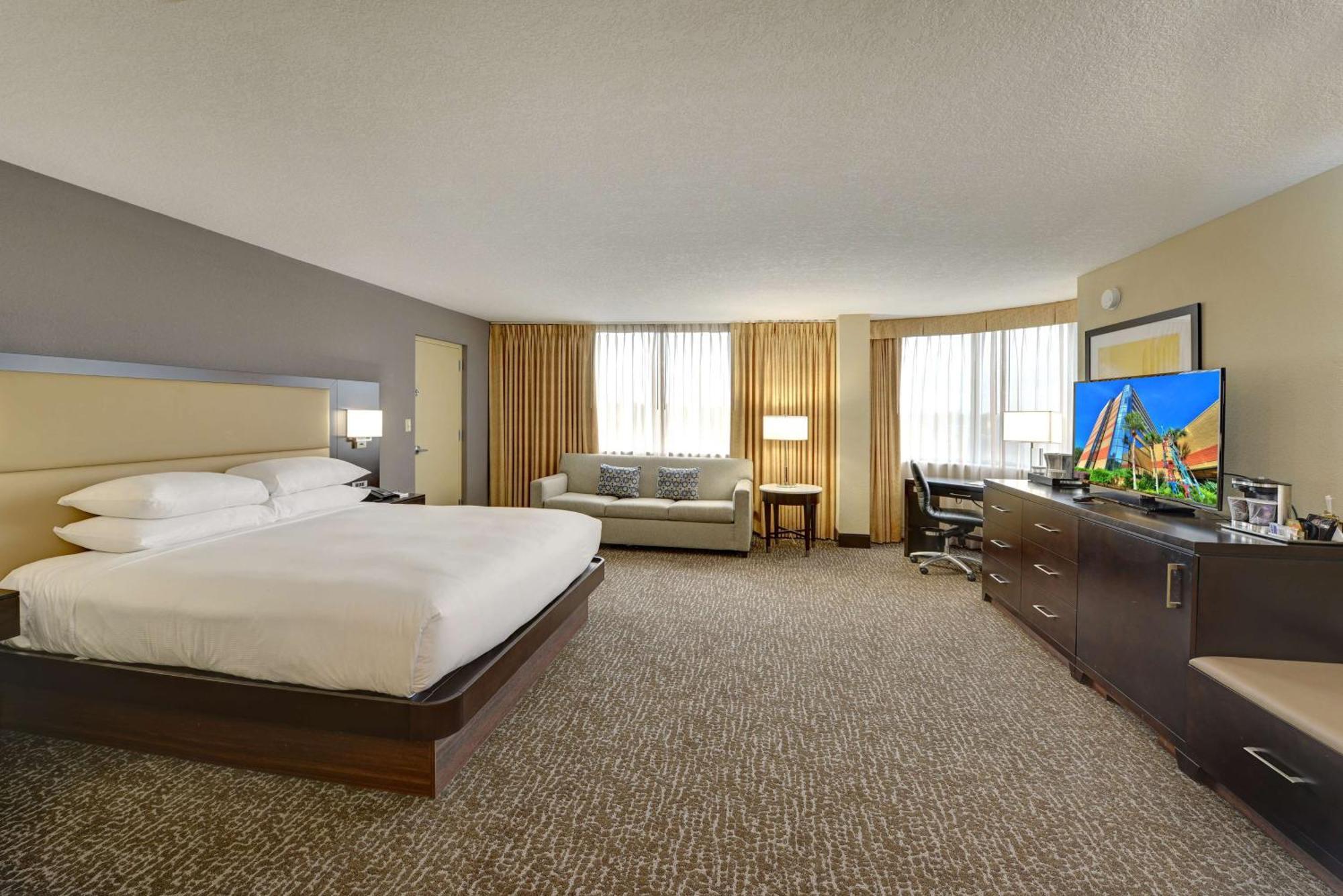 Corner King Room