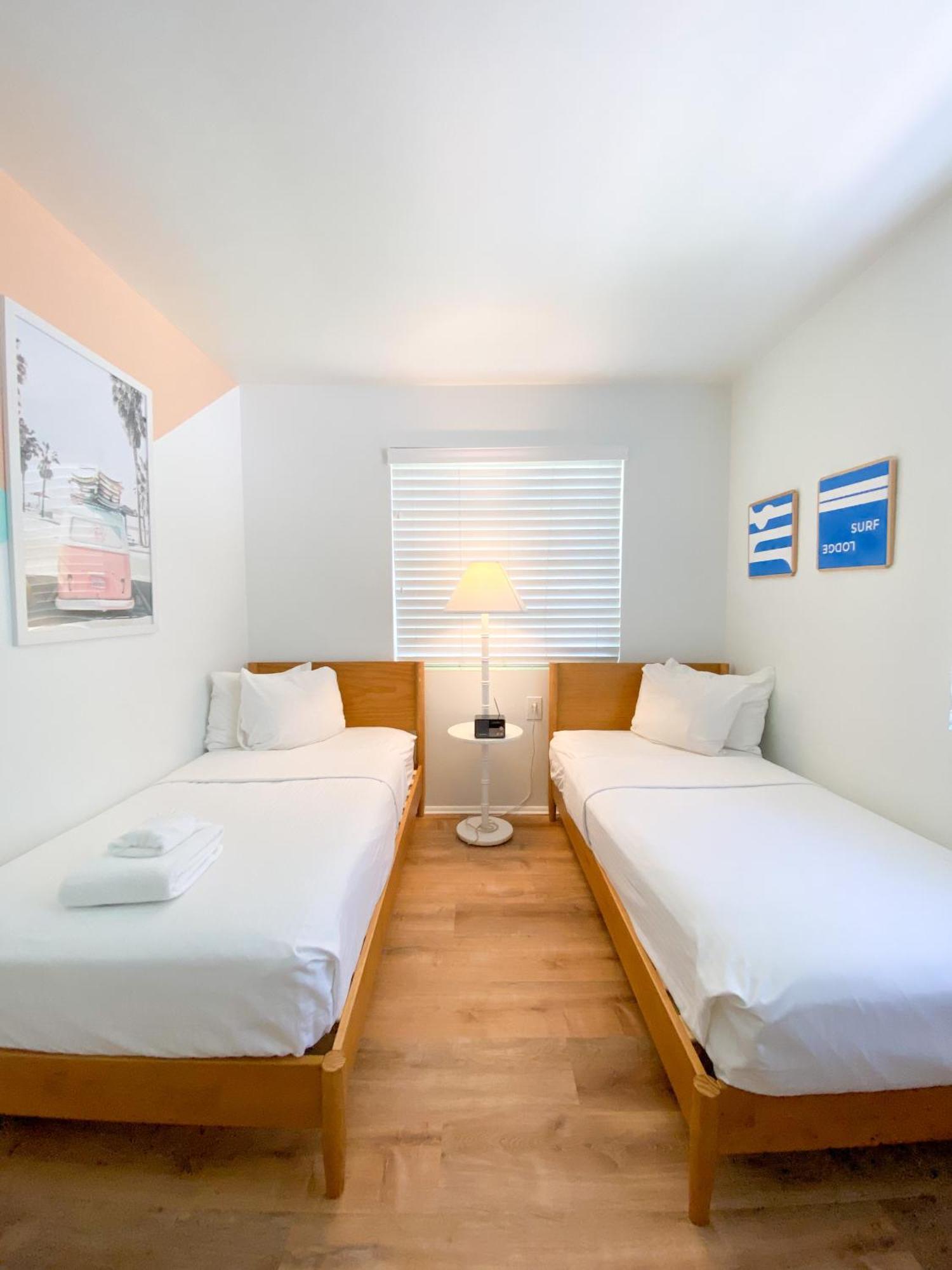 One-Bedroom Corner Suite