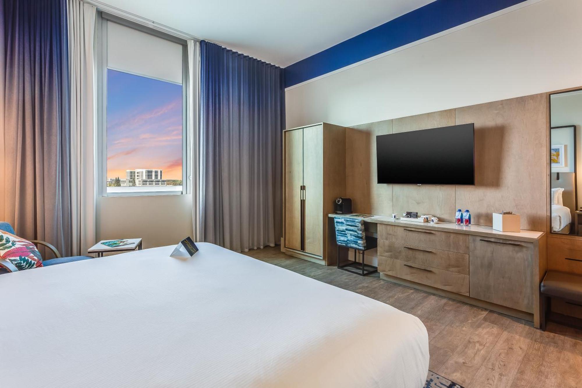 Deluxe King Room