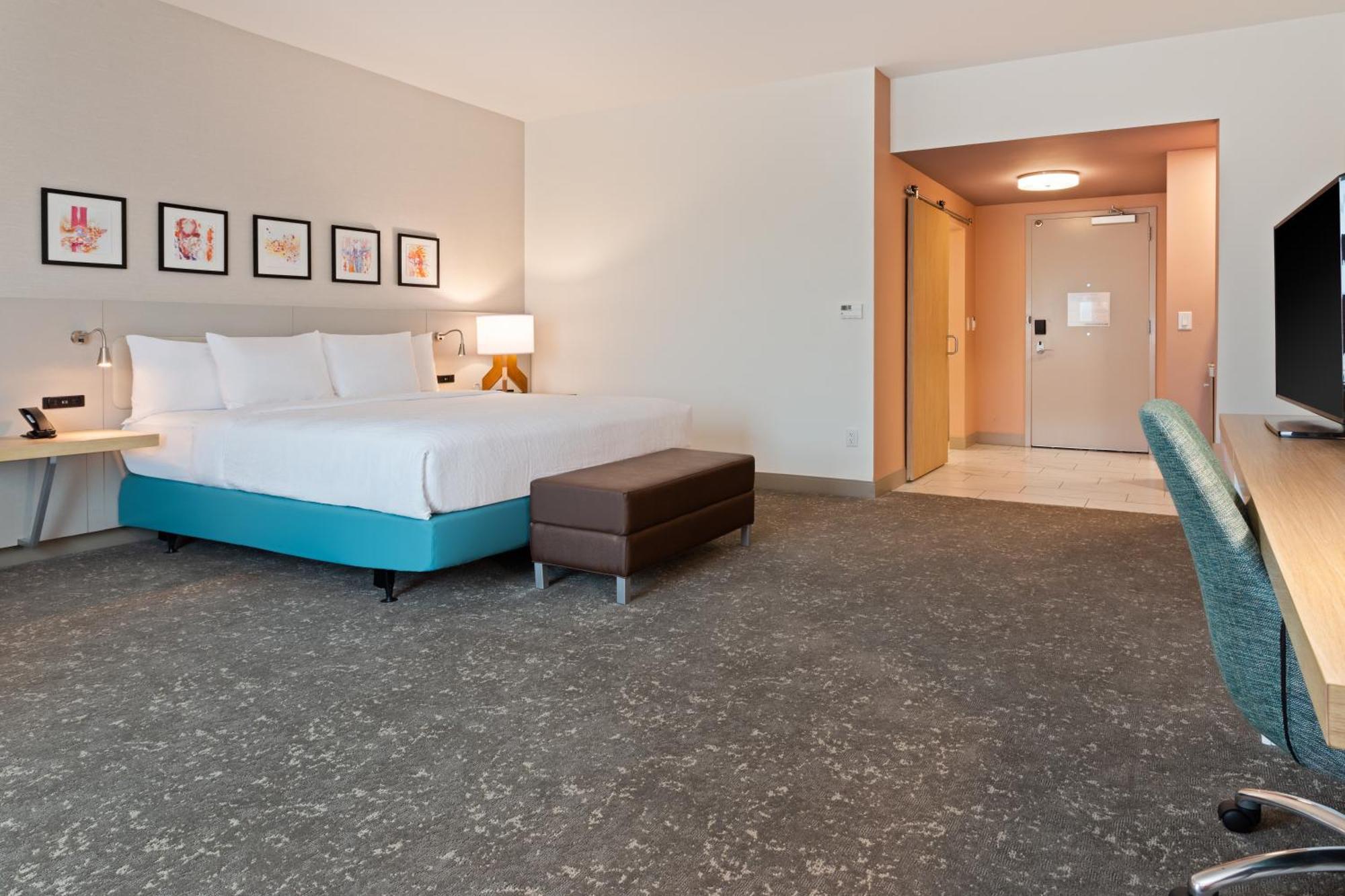 King Room Tub Mobility Hearing Access