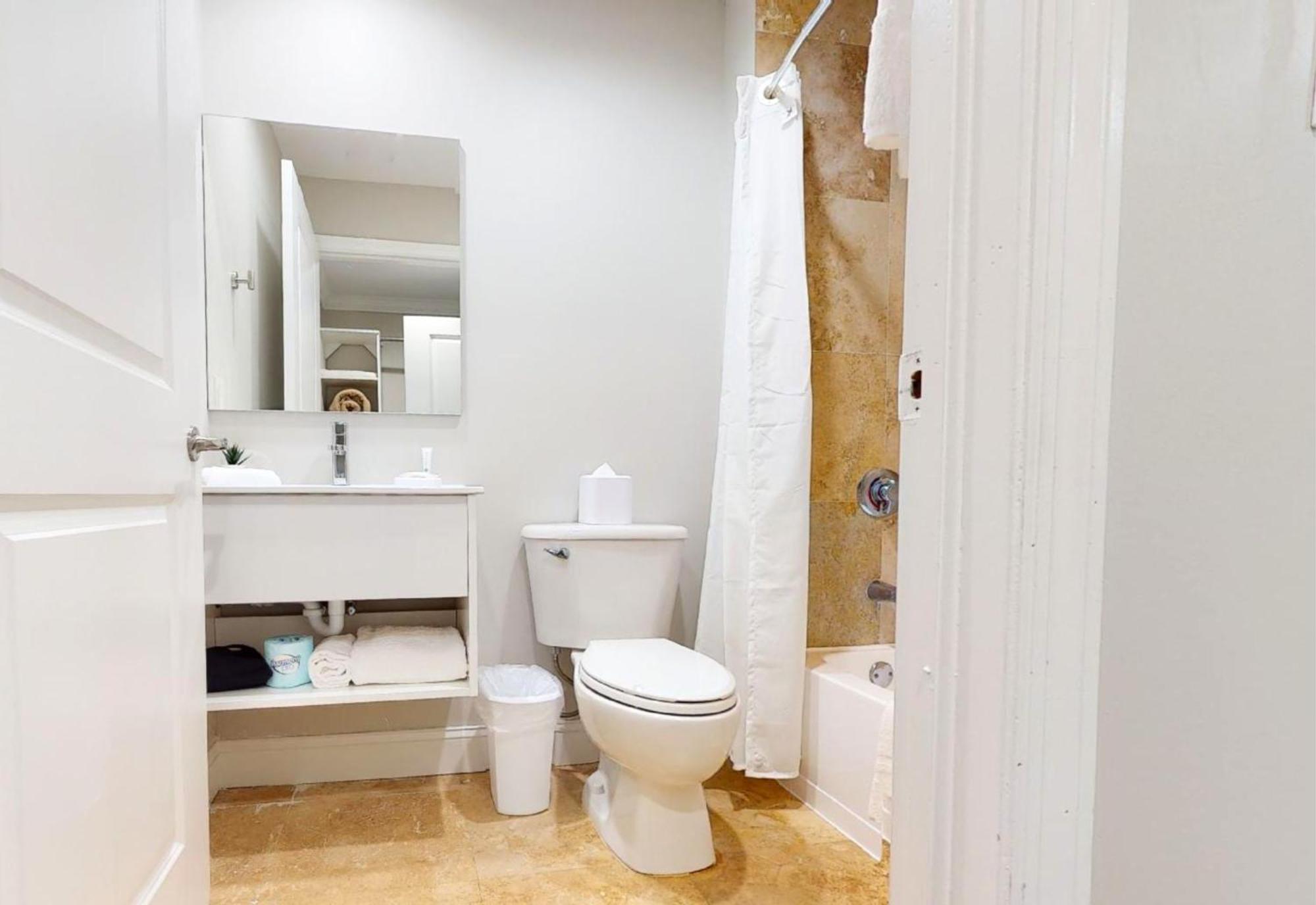 Standard King Suite