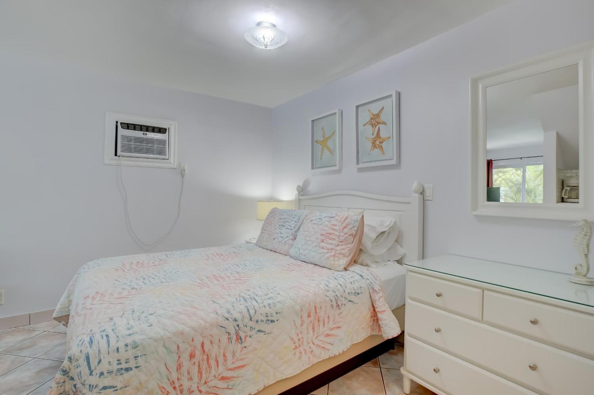 Standard Queen Room Sofa Bed