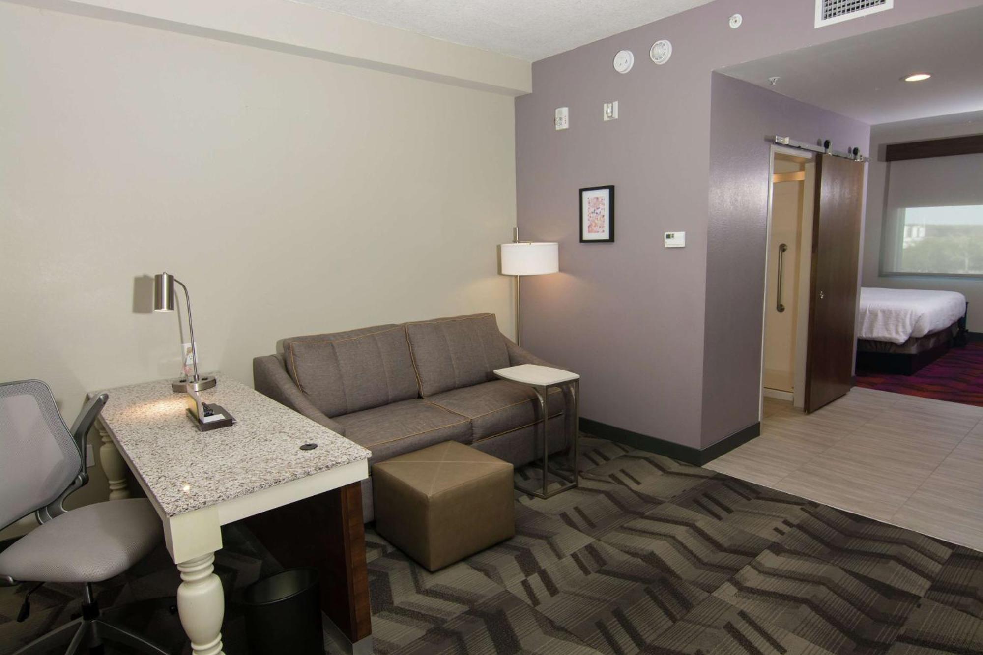Junior King Suite with Roll-In Shower - Mobility and Hearing Access,1551309100:JPEG