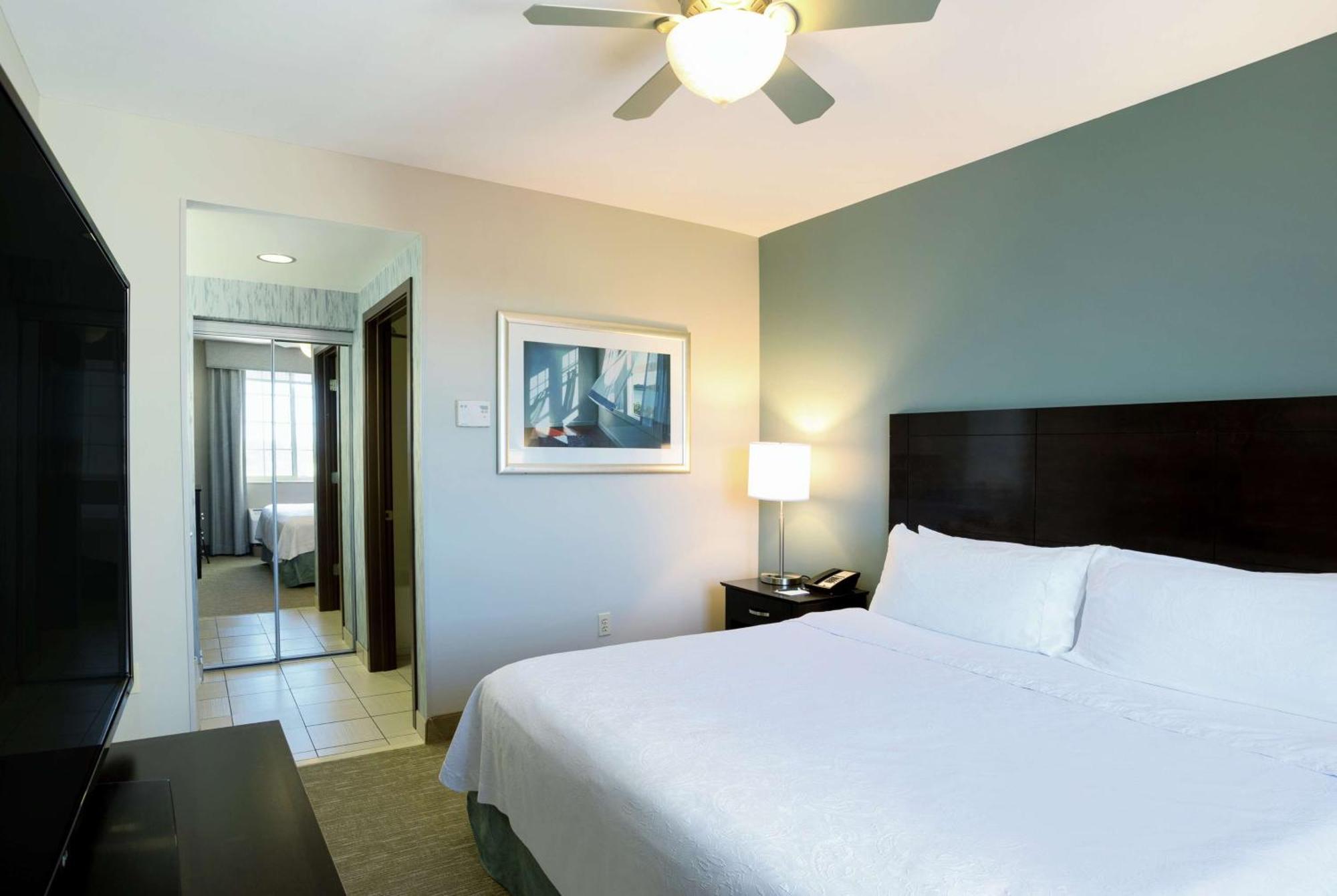 One-Bedroom King Suite Non-Smoking