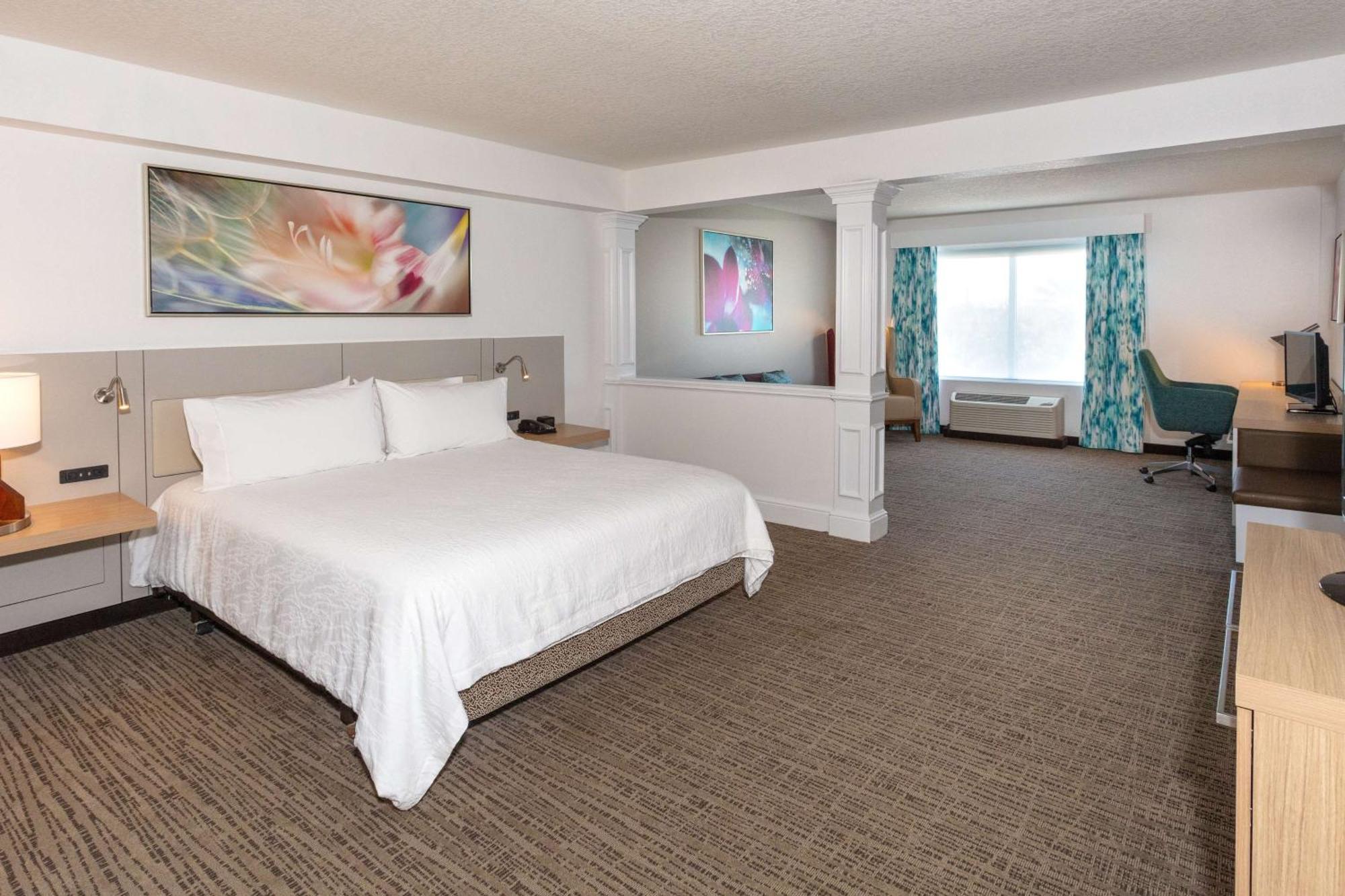 Junior King Suite with Seating Area