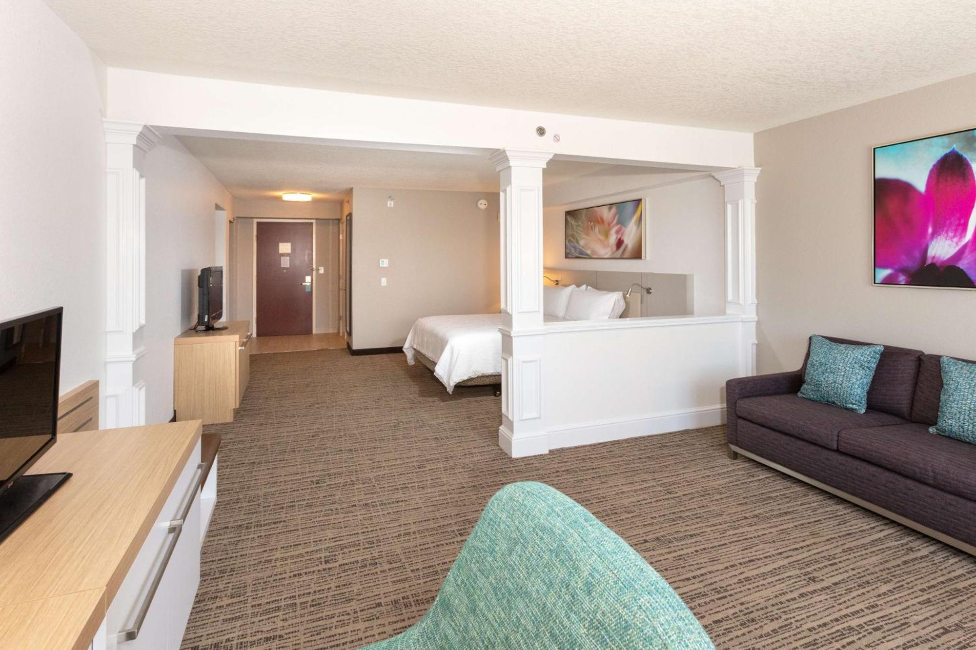 Junior King Suite Seating Area