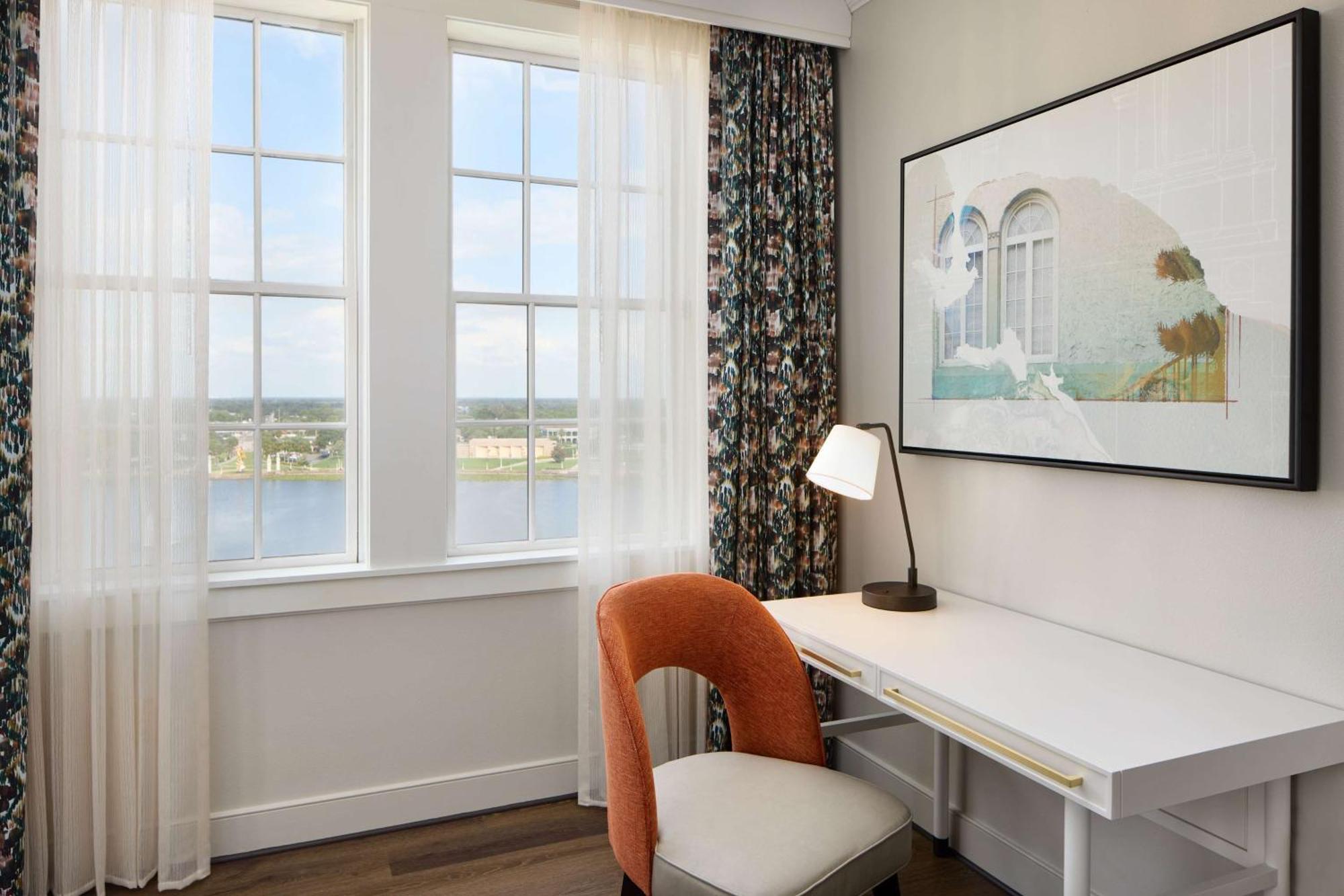 Corner King Room with Lake View,1551453343:JPEG