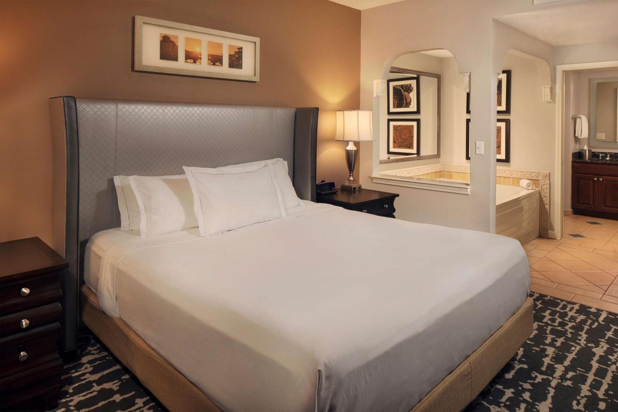 Suite mit 1 Schlafzimmer, Schlafsofa und Balkon