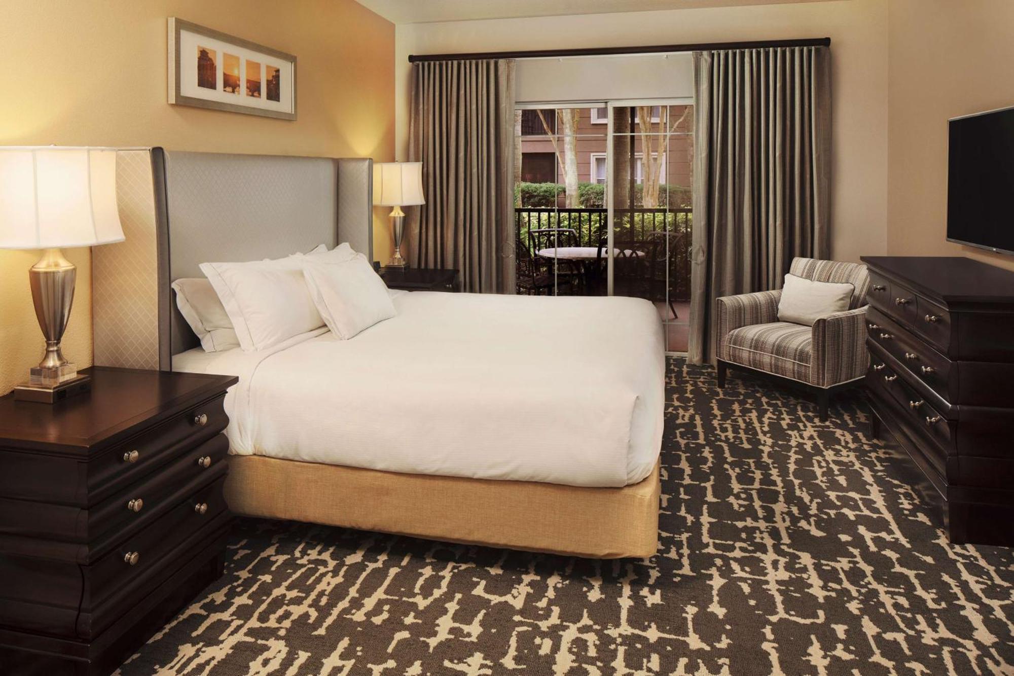 Two Bedroom Suite sofabed & balcony