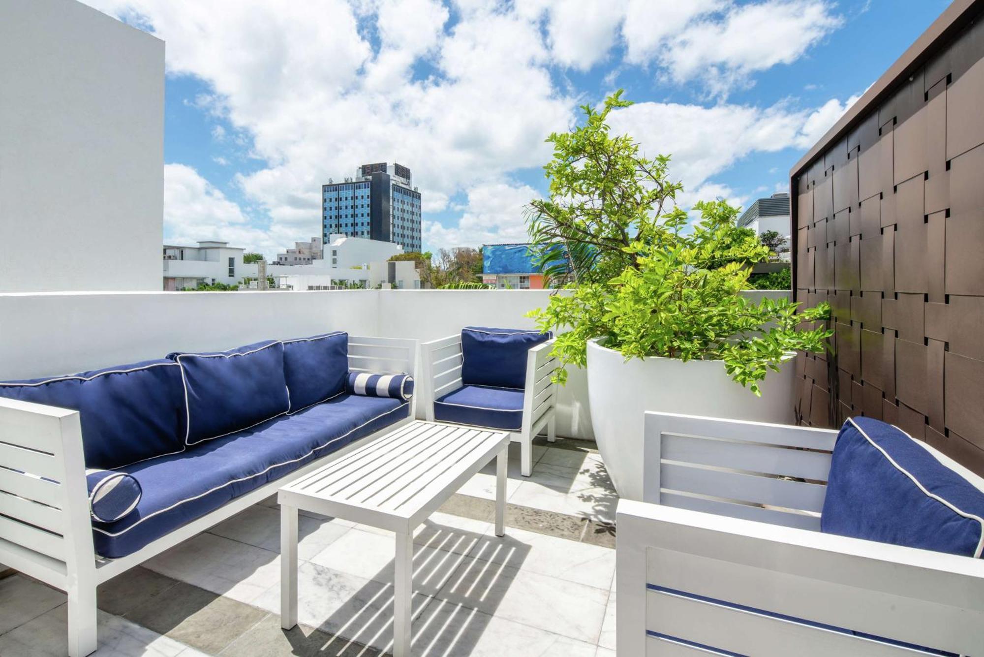 Queen Room Terrace