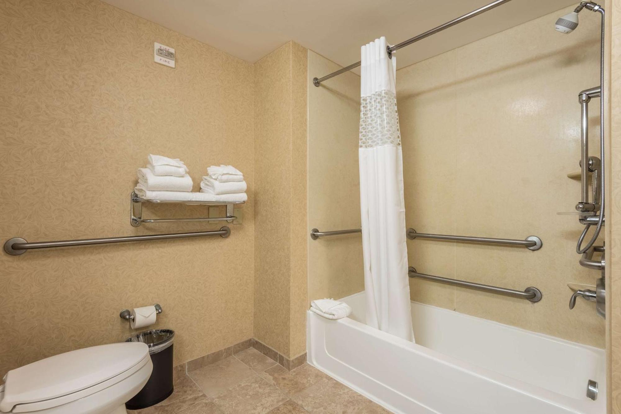 Queen Room Two Queen Beds Mobility Hearing Access or Non-Smoking