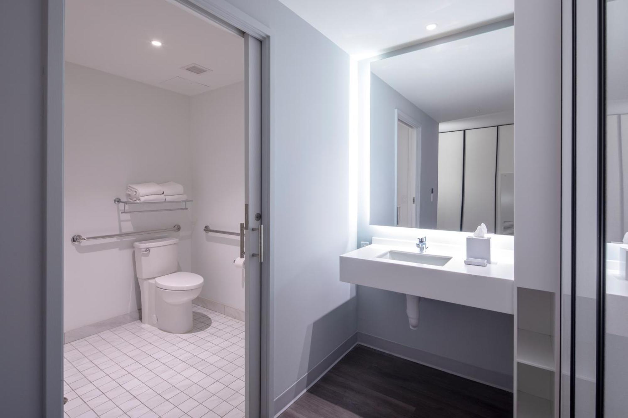 Mobility Accessible Skyline View 2 Queen Room Includes Early Park Admission*