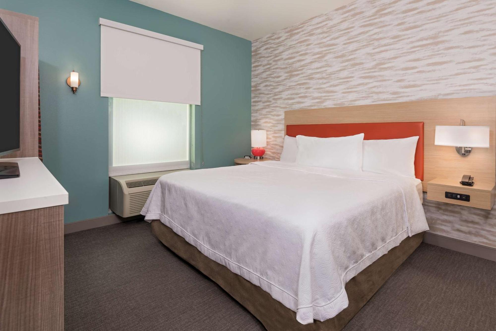 One-Bedroom King Suite Non-Smoking