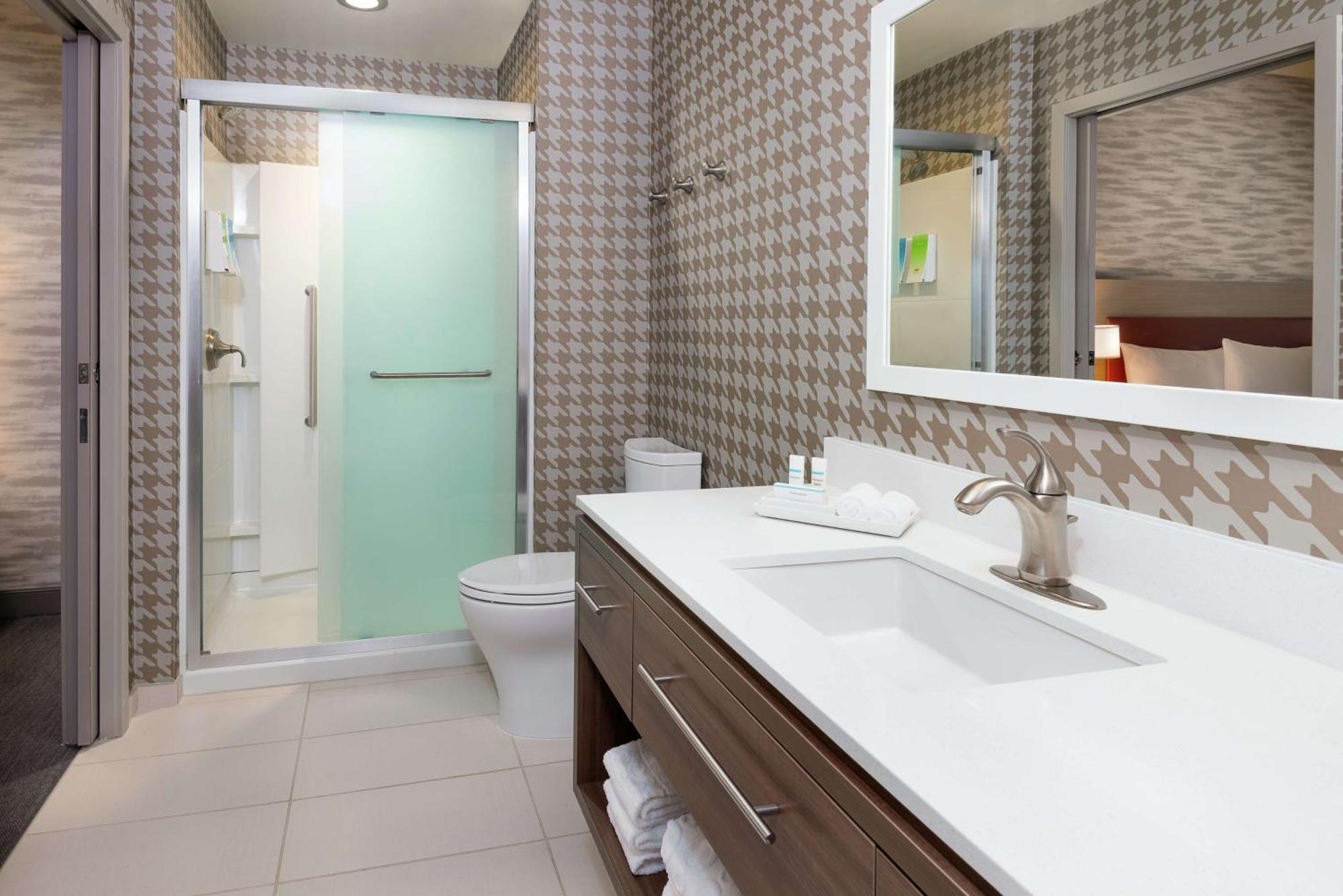One-Bedroom King Suite Non-Smoking