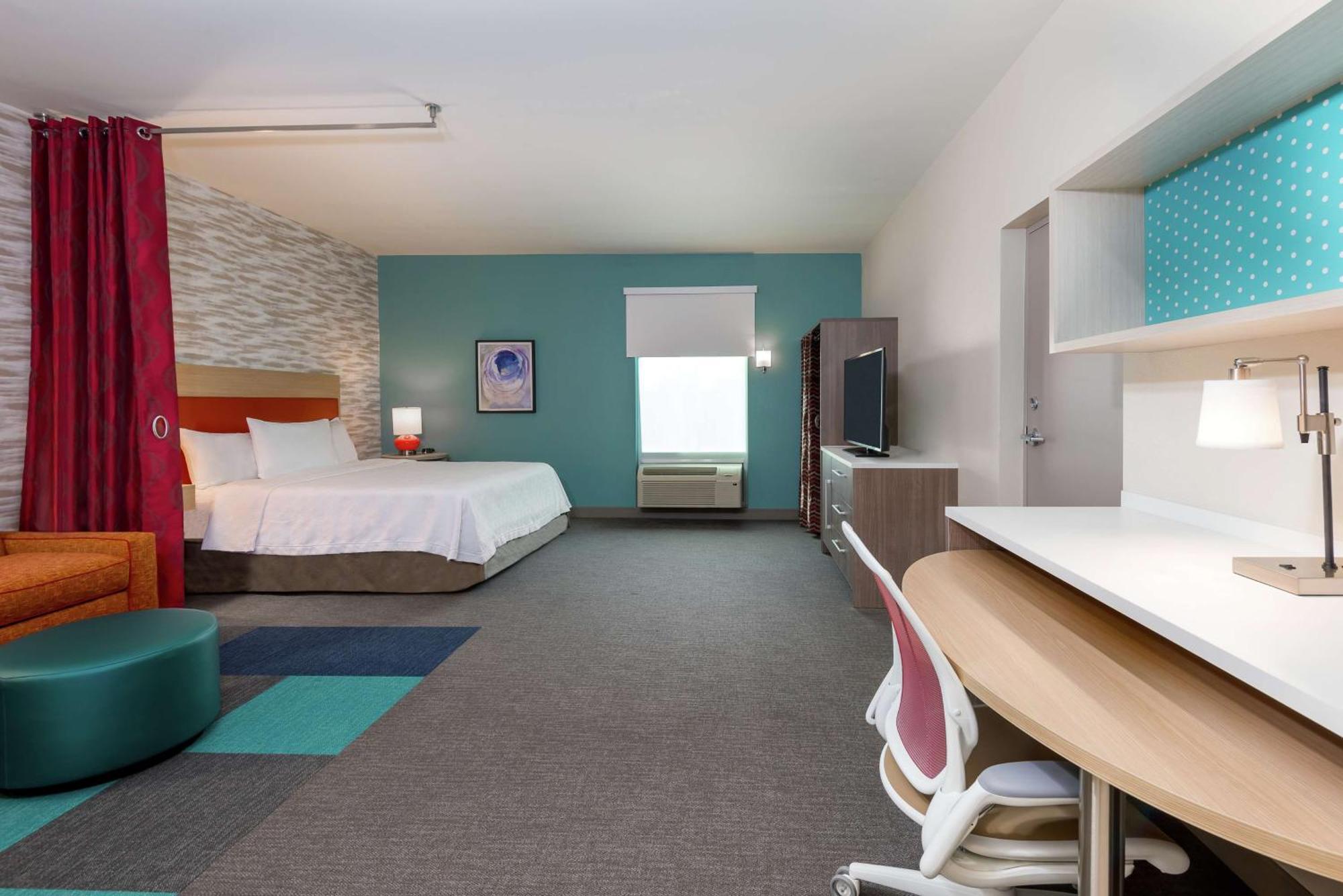 King Studio Suite Mobility Access or Non-Smoking