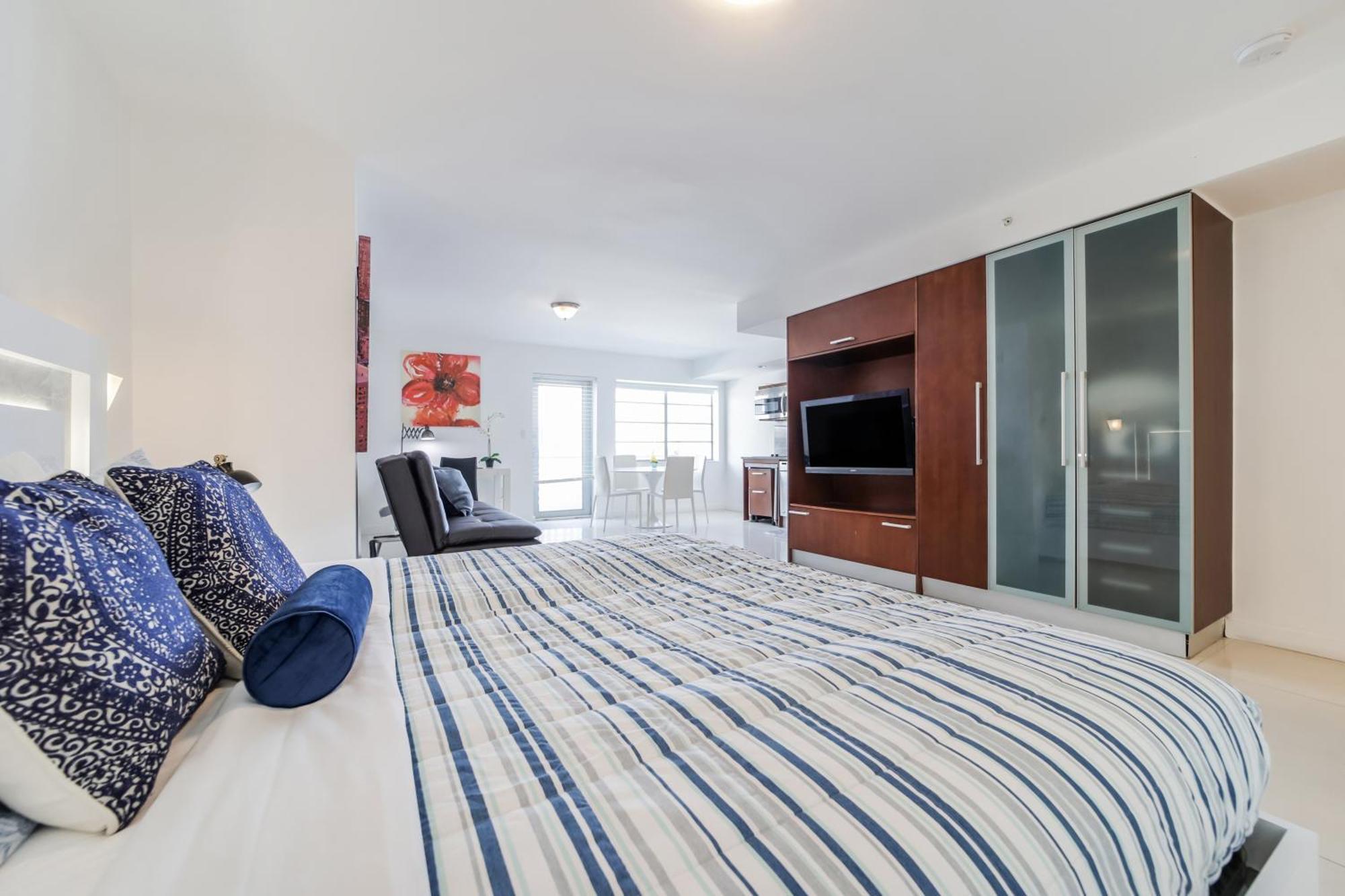 Top Floor King Suite Partial Ocean View Balcony Unit A503