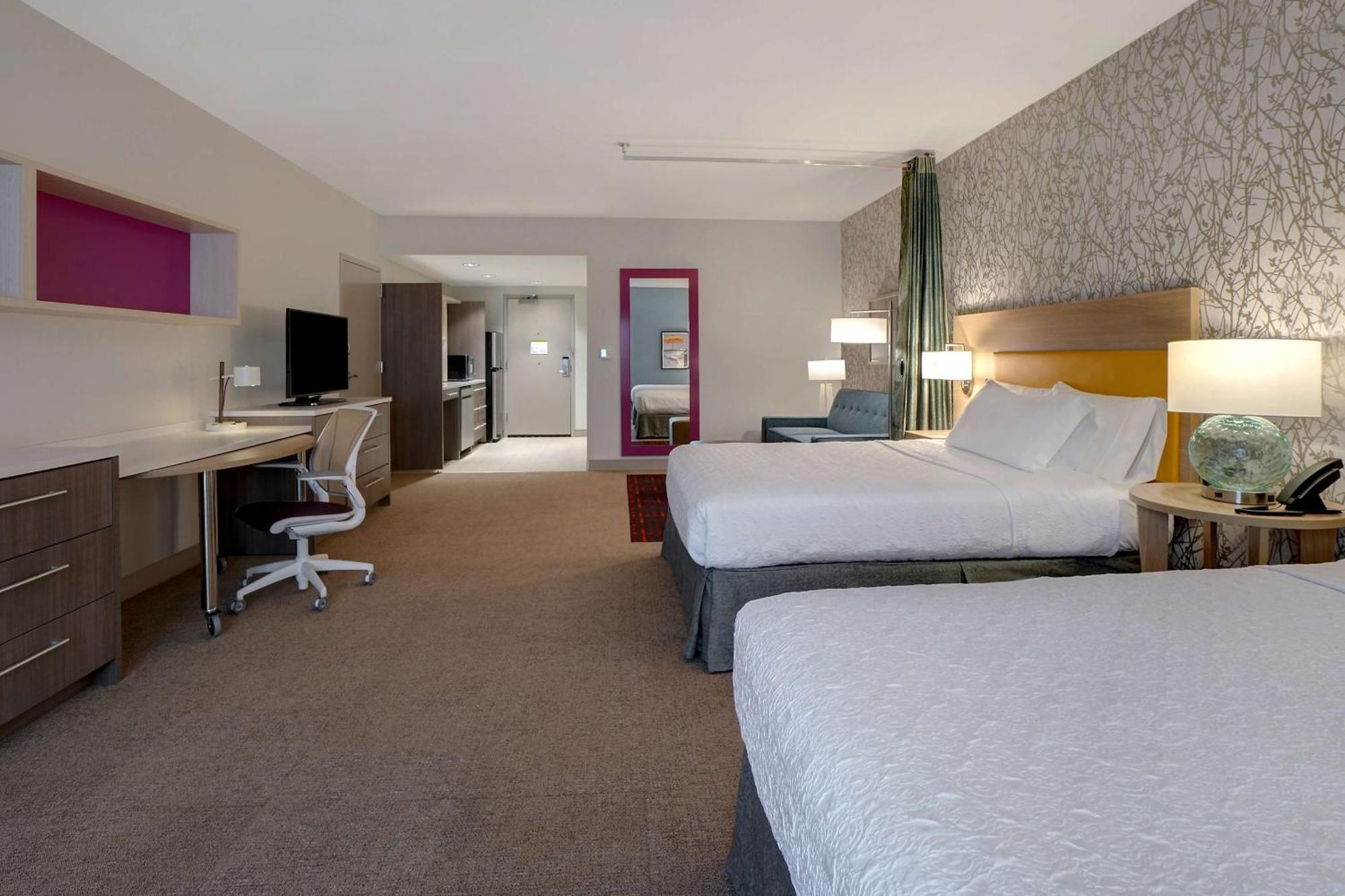 Queen Studio Suite - Mobility/Hearing Accessible