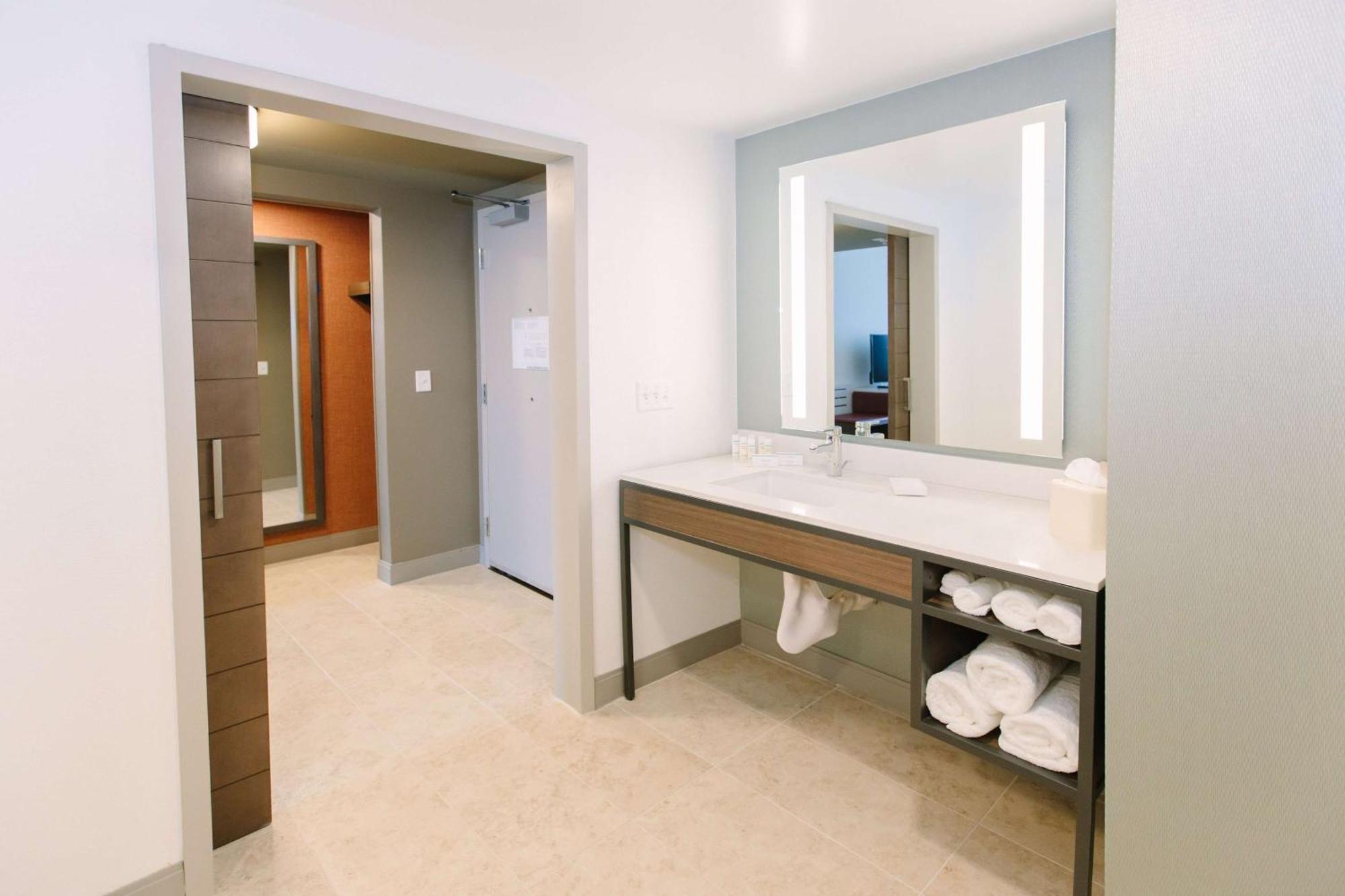 Queen Room Two Queen Beds Mobility Access