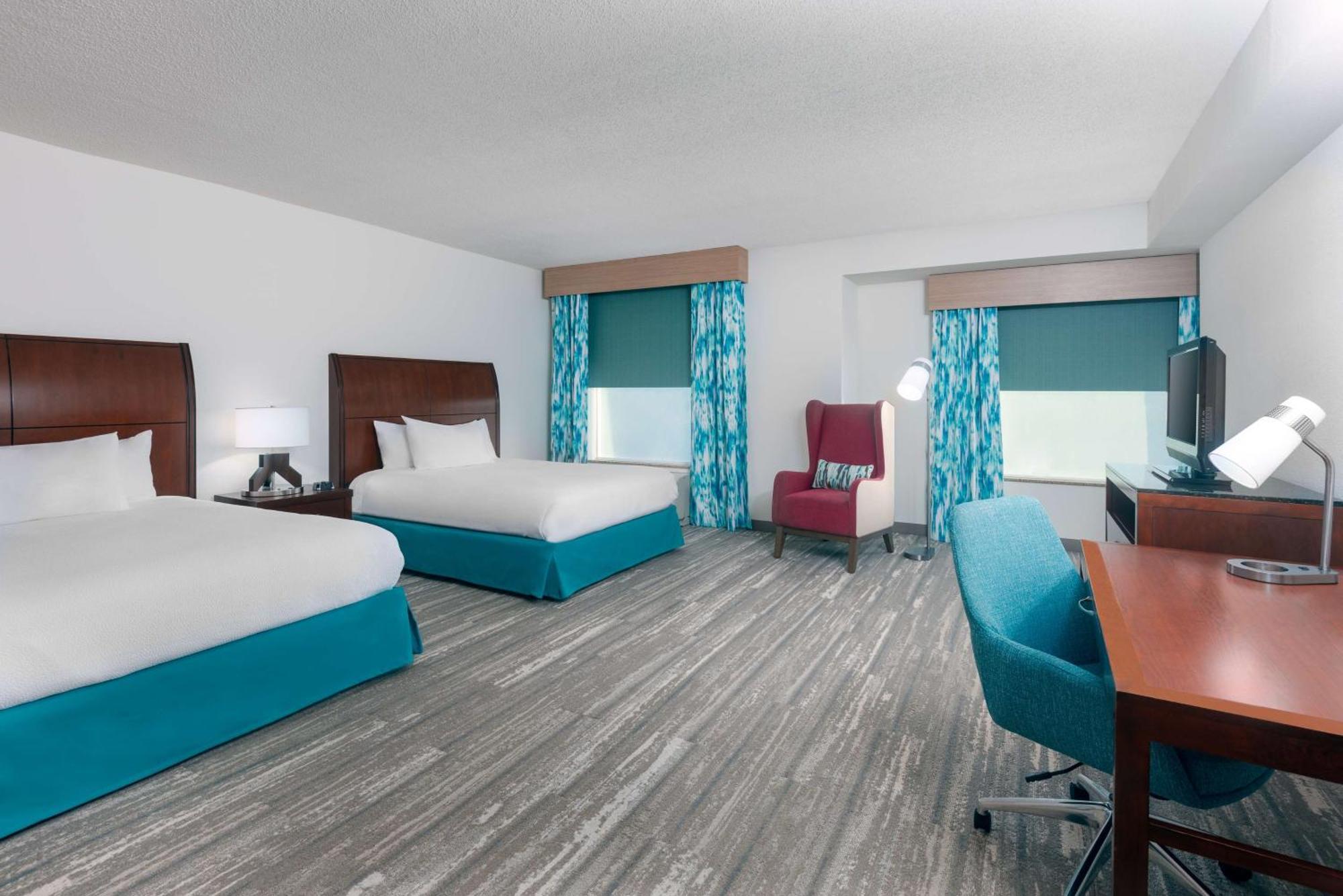 Queen Room Two Queen Beds Accessible Tub Mobility Access