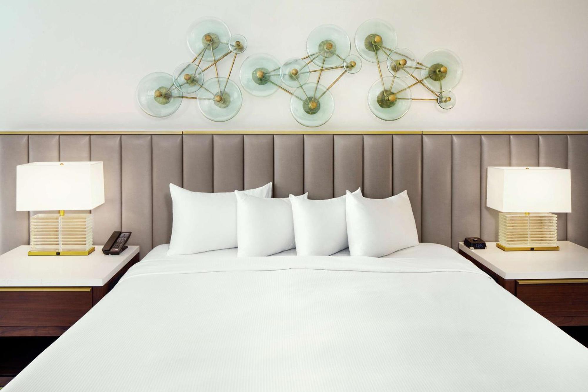2 Queen Bed Partial Ocean View