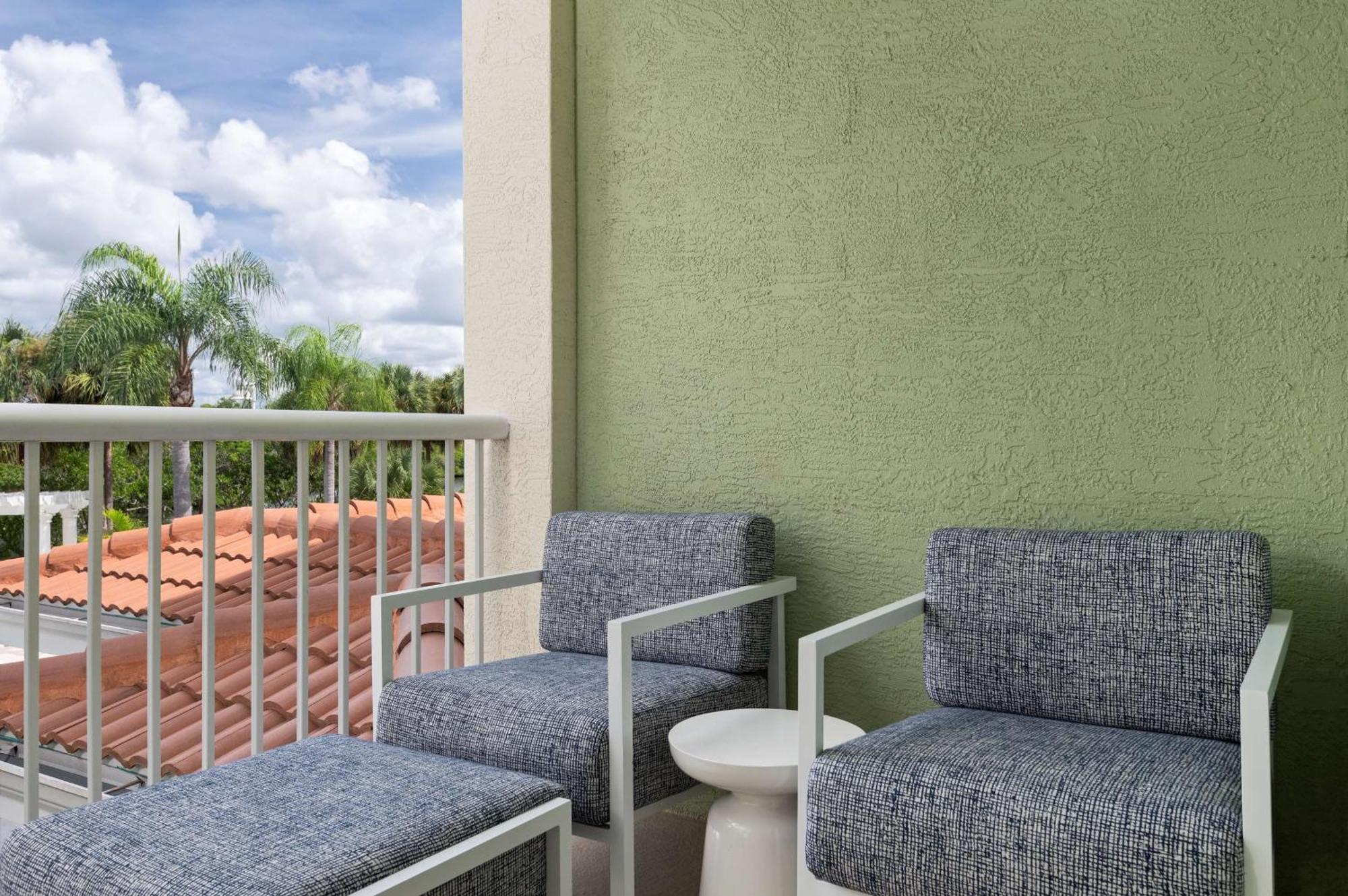 King Suite Patio Courtyard View